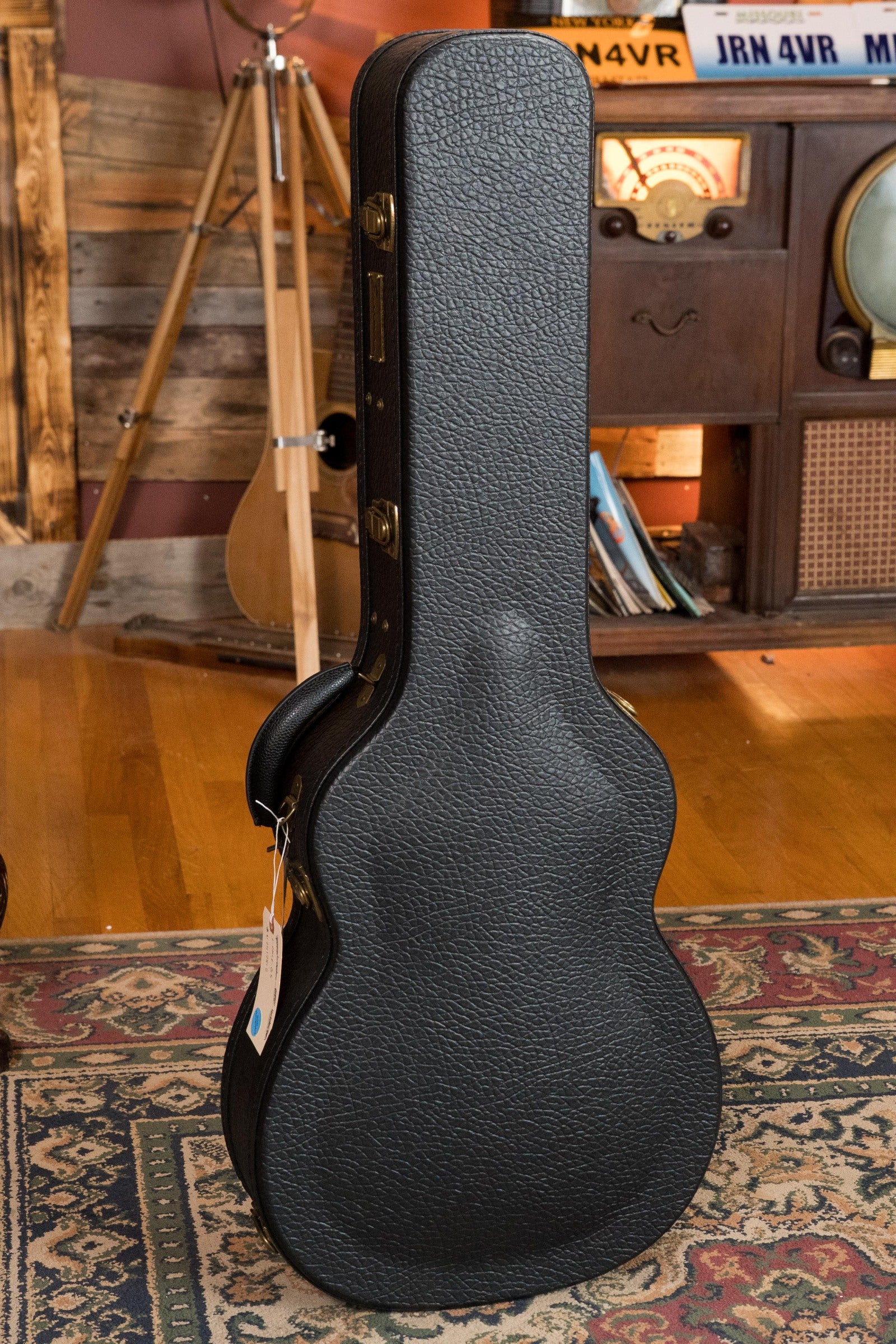 Eastman L-OMCE-QS Luthier Series Cutaway European Spruce/Quilted Sapele Orchestra Model Guitar w/LR Baggs Pickup #2812