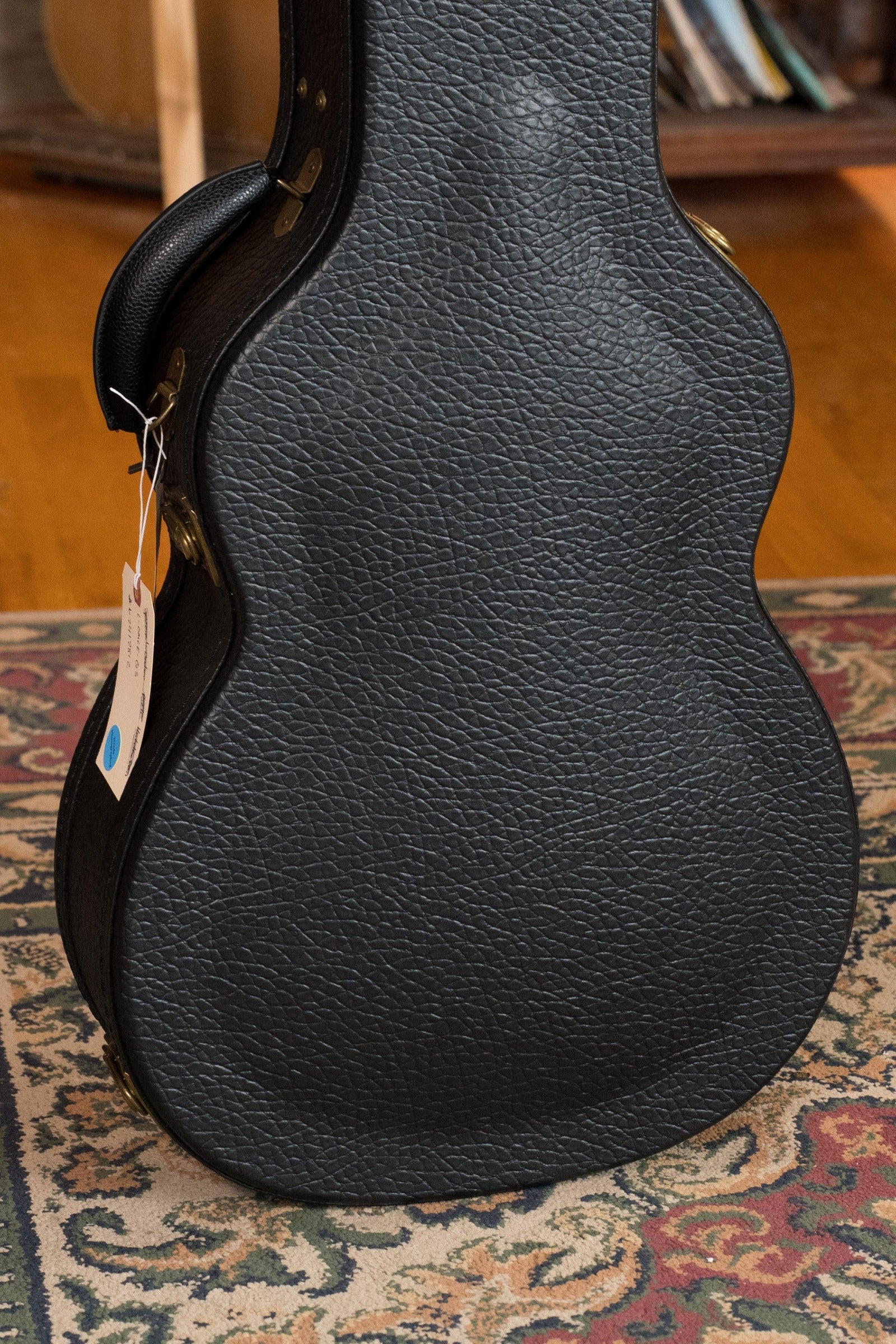 Eastman L-OMCE-QS Luthier Series Cutaway European Spruce/Quilted Sapele Orchestra Model Guitar w/LR Baggs Pickup #2812
