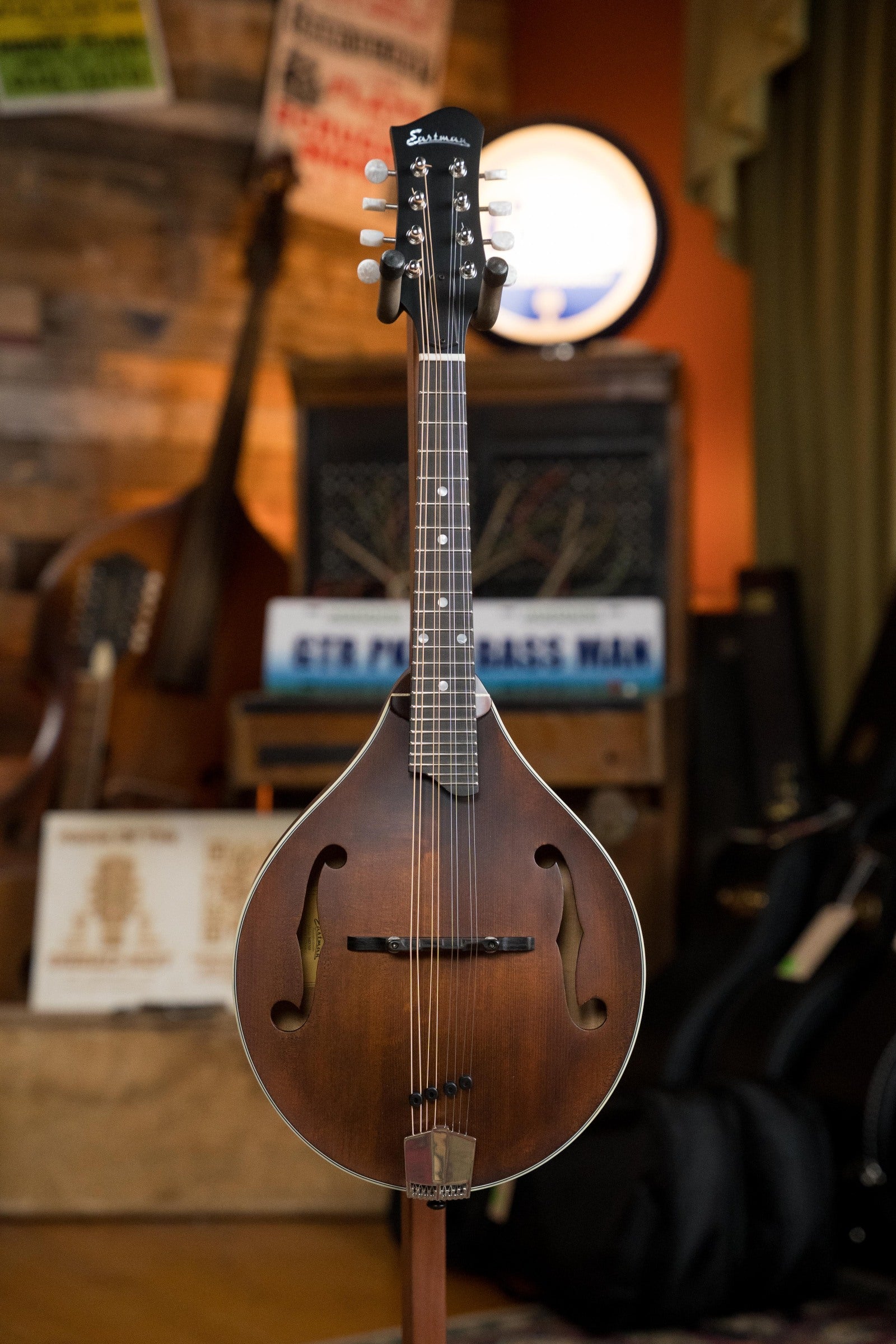Eastman MD305 Spruce/Maple A-Style Hand-Carved Mandolin #0405