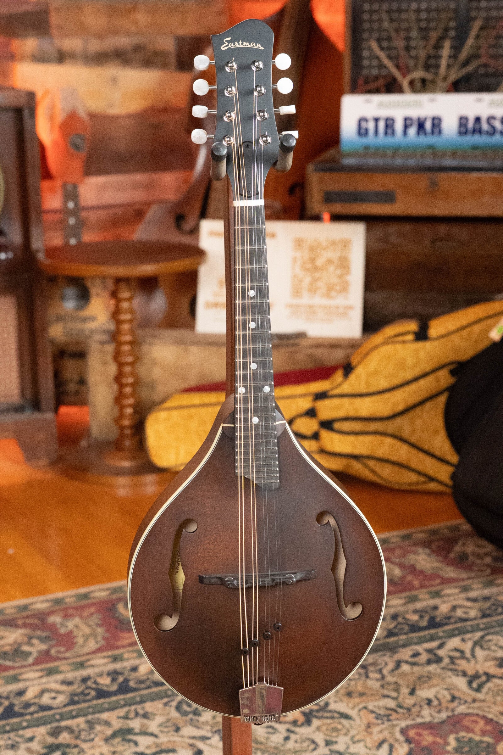 Eastman MD305 Spruce/Maple A-Style Hand-Carved Mandolin #0873