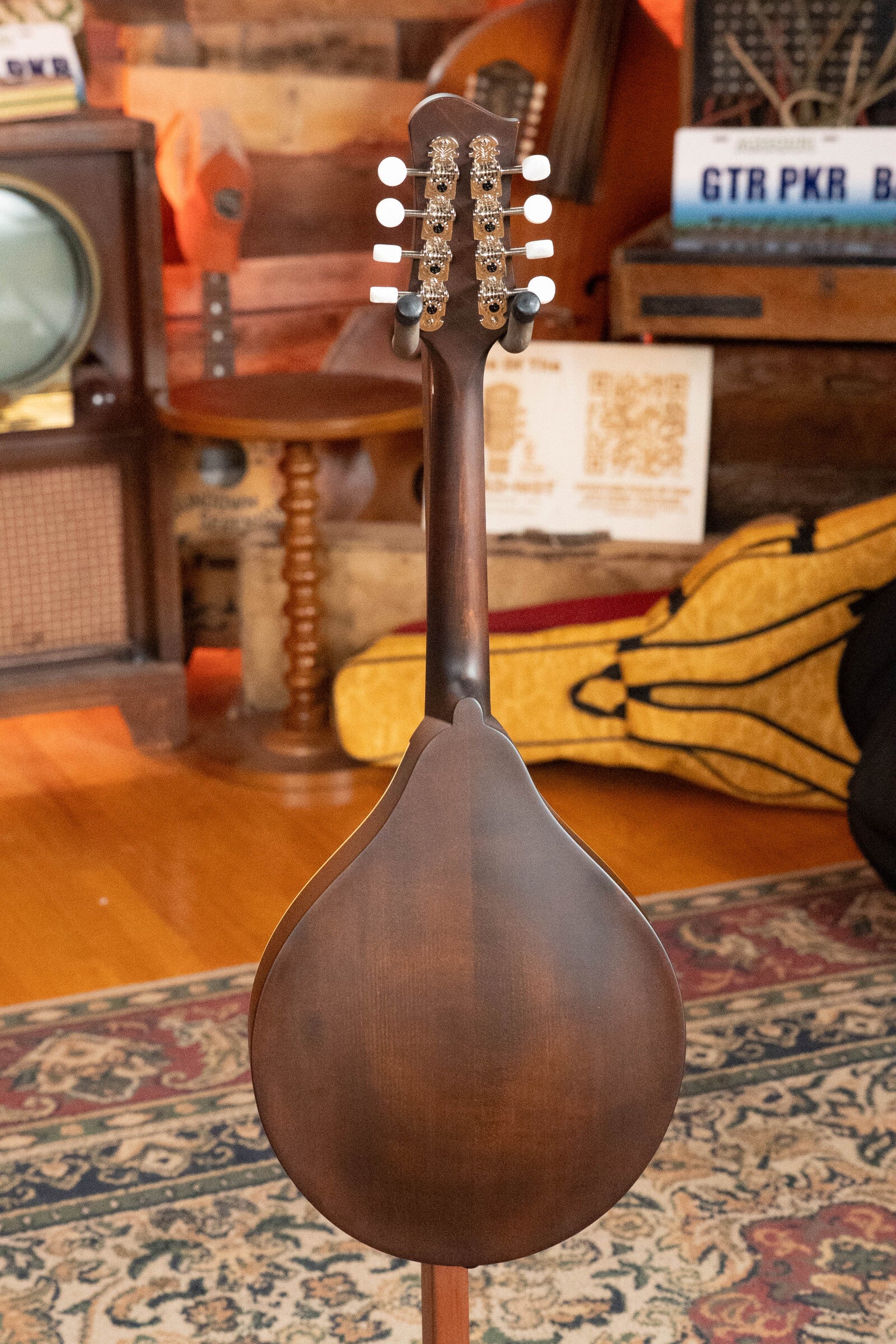 Eastman MD305 Spruce/Maple A-Style Hand-Carved Mandolin #0873