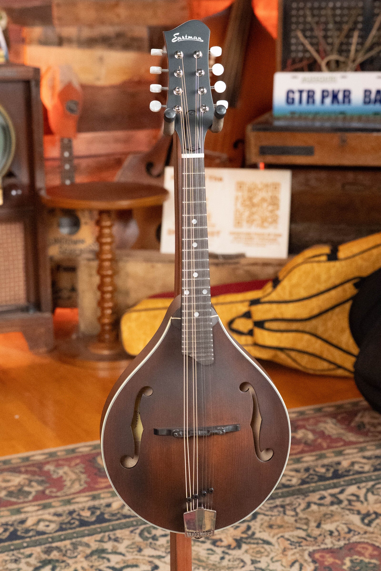 Eastman MD305 Spruce/Maple A-Style Hand-Carved Mandolin #0878