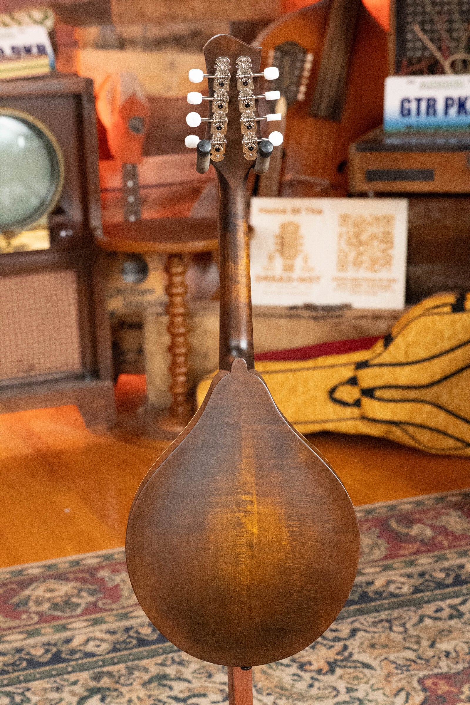 EASTMAN MD-305 フラットマンドリン Eastman - MD305 A-Style Mandolin with Gigbag | Mass Street Music
