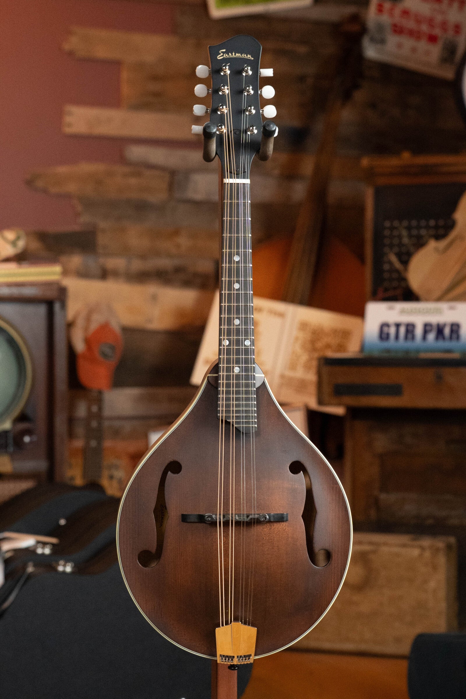 Eastman MD305 Spruce/Maple A-Style Hand-Carved Mandolin #3604