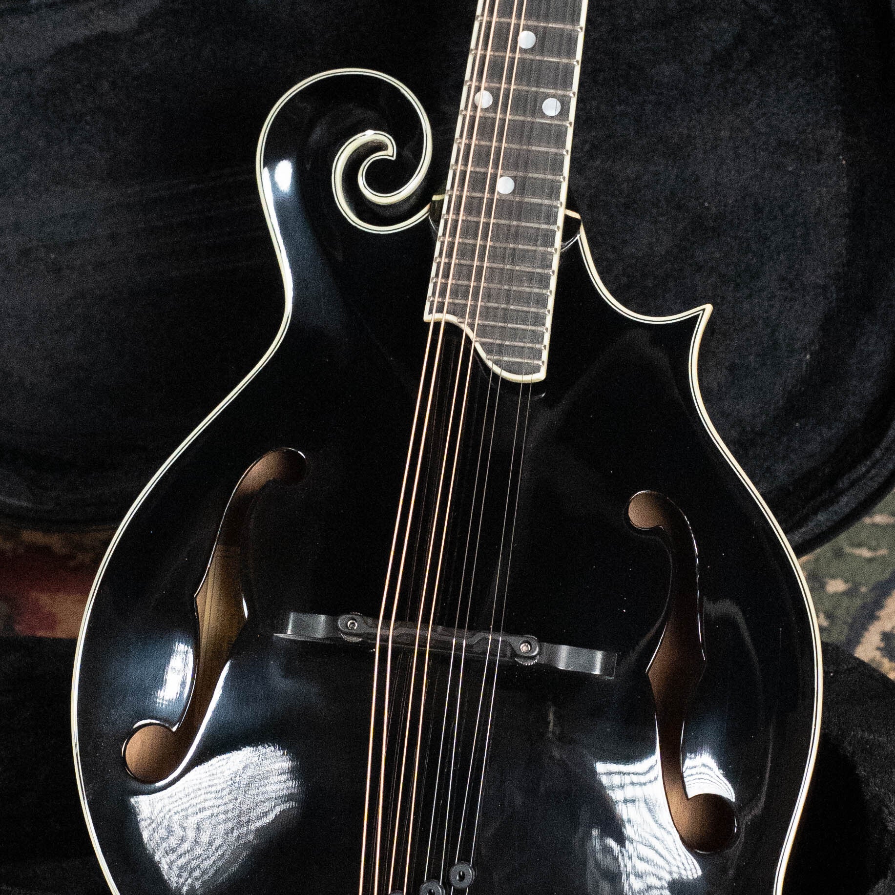 *Dread-Not Used Certified* Eastman MD415-BK Black Top F-Style Mandolin #1133