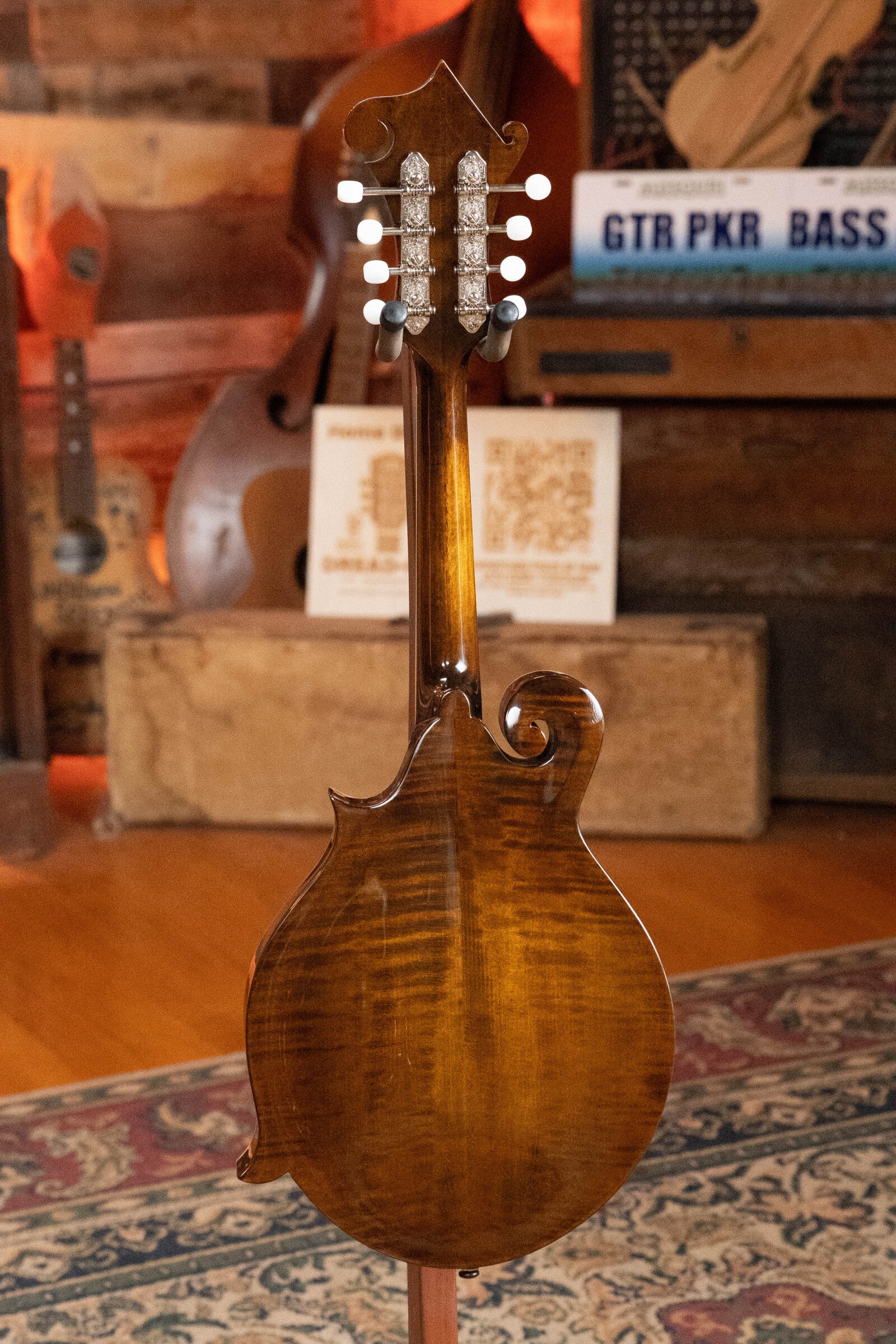 Eastman MD515-CS Classic Sunburst F-Style Mandolin #2584
