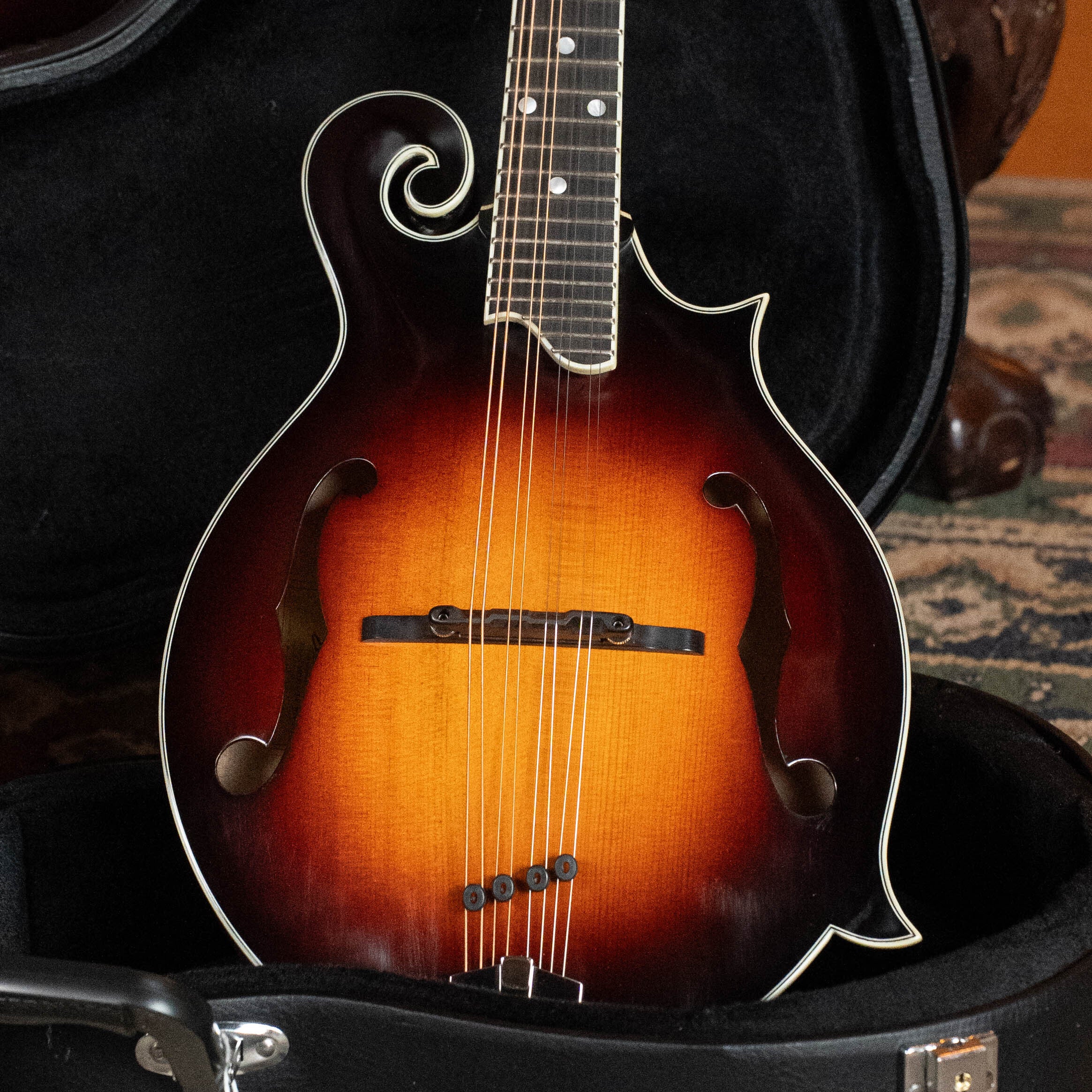 Eastman MD515/TV-WN-SB Spruce/Maple Wide Nut Sunburst F-Style Mandolin #4330