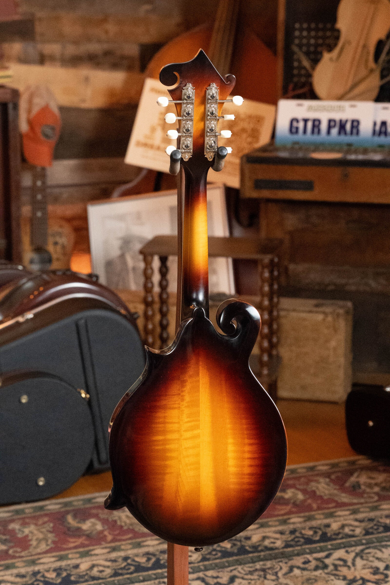 Eastman MD515/TV-WN-SB Spruce/Maple Wide Nut Sunburst F-Style Mandolin #4335