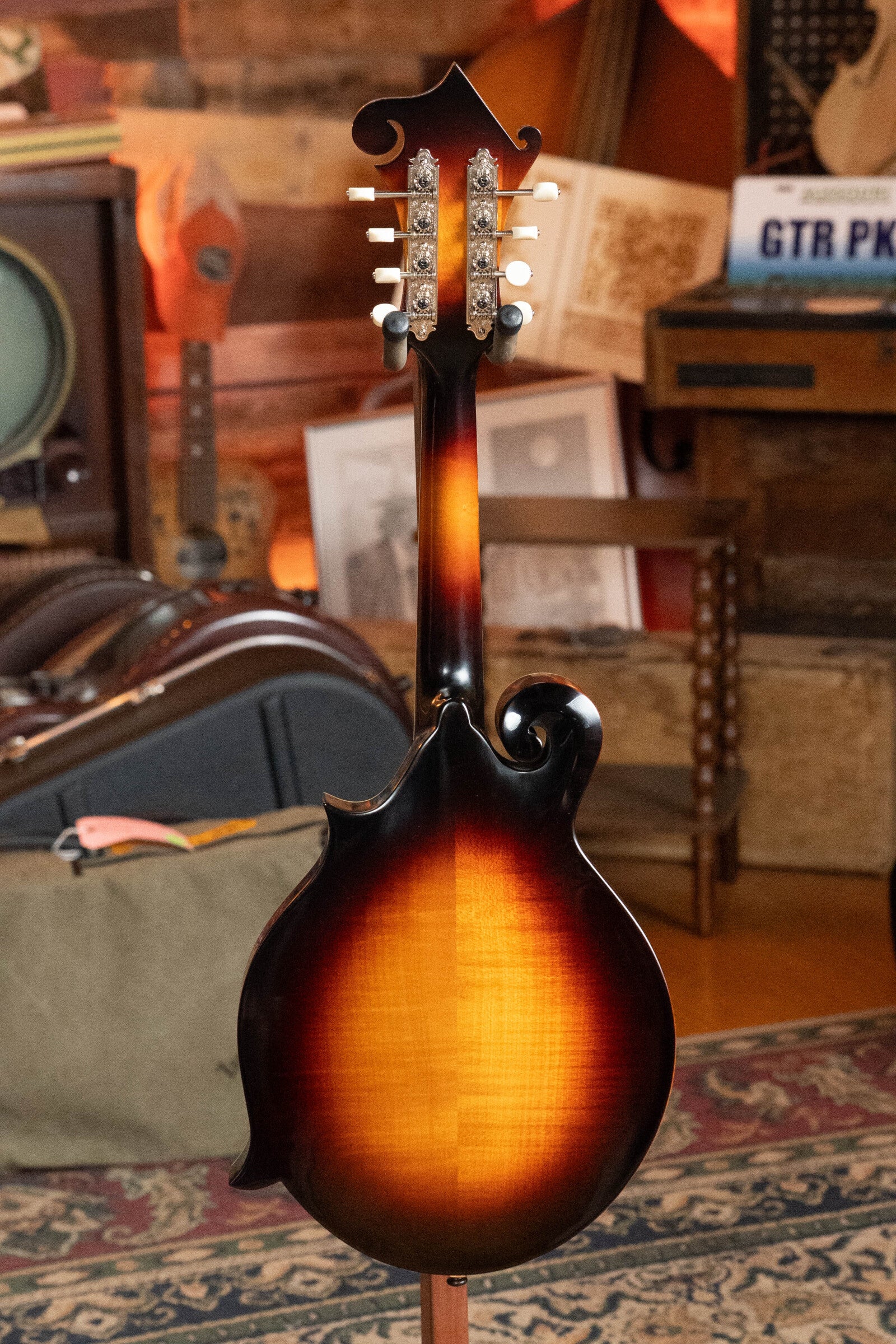 Eastman MD515/TV-WN-SB Spruce/Maple Wide Nut Sunburst F-Style Mandolin #4336