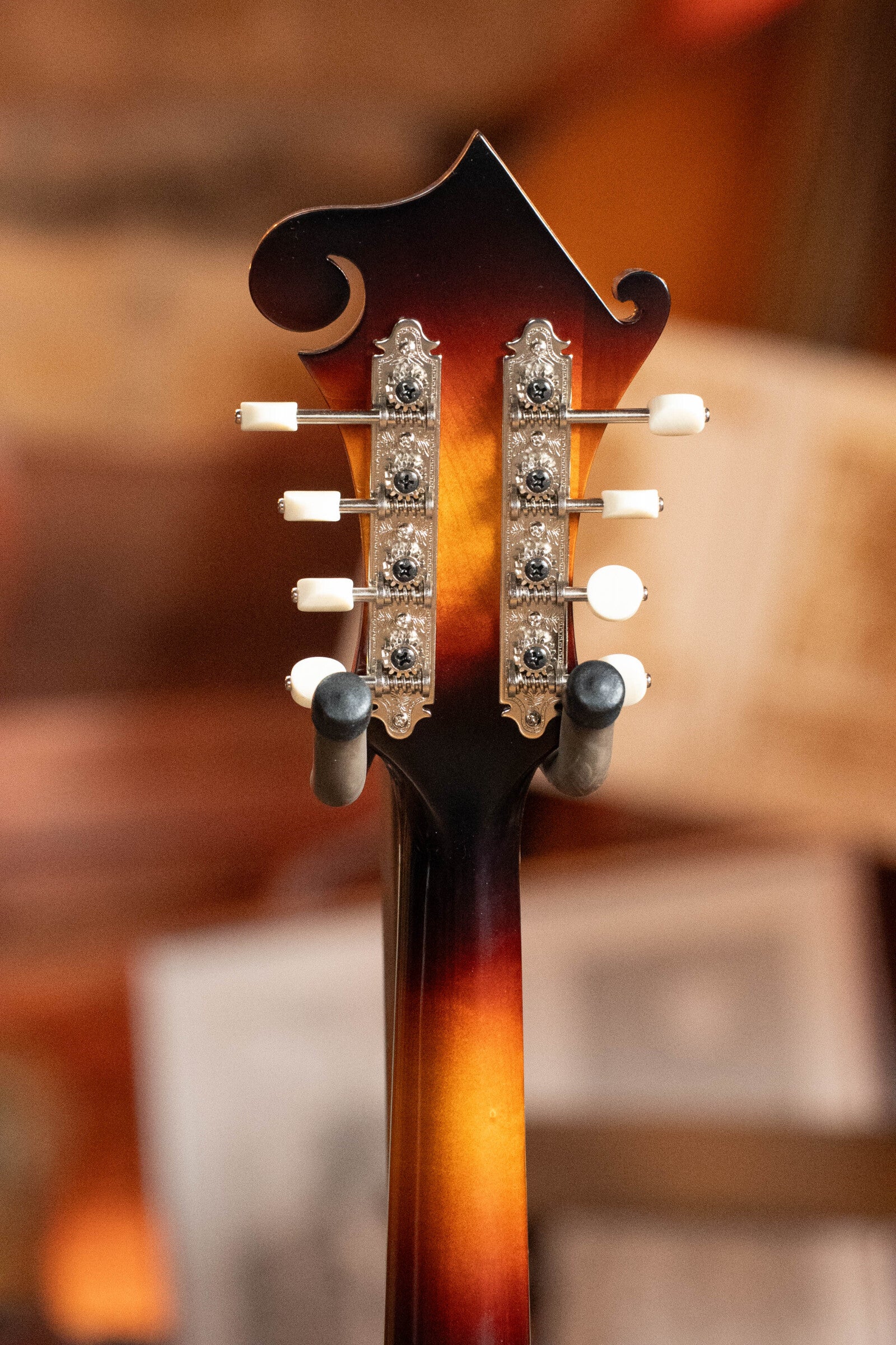 Eastman MD515/TV-WN-SB Spruce/Maple Wide Nut Sunburst F-Style Mandolin #4336