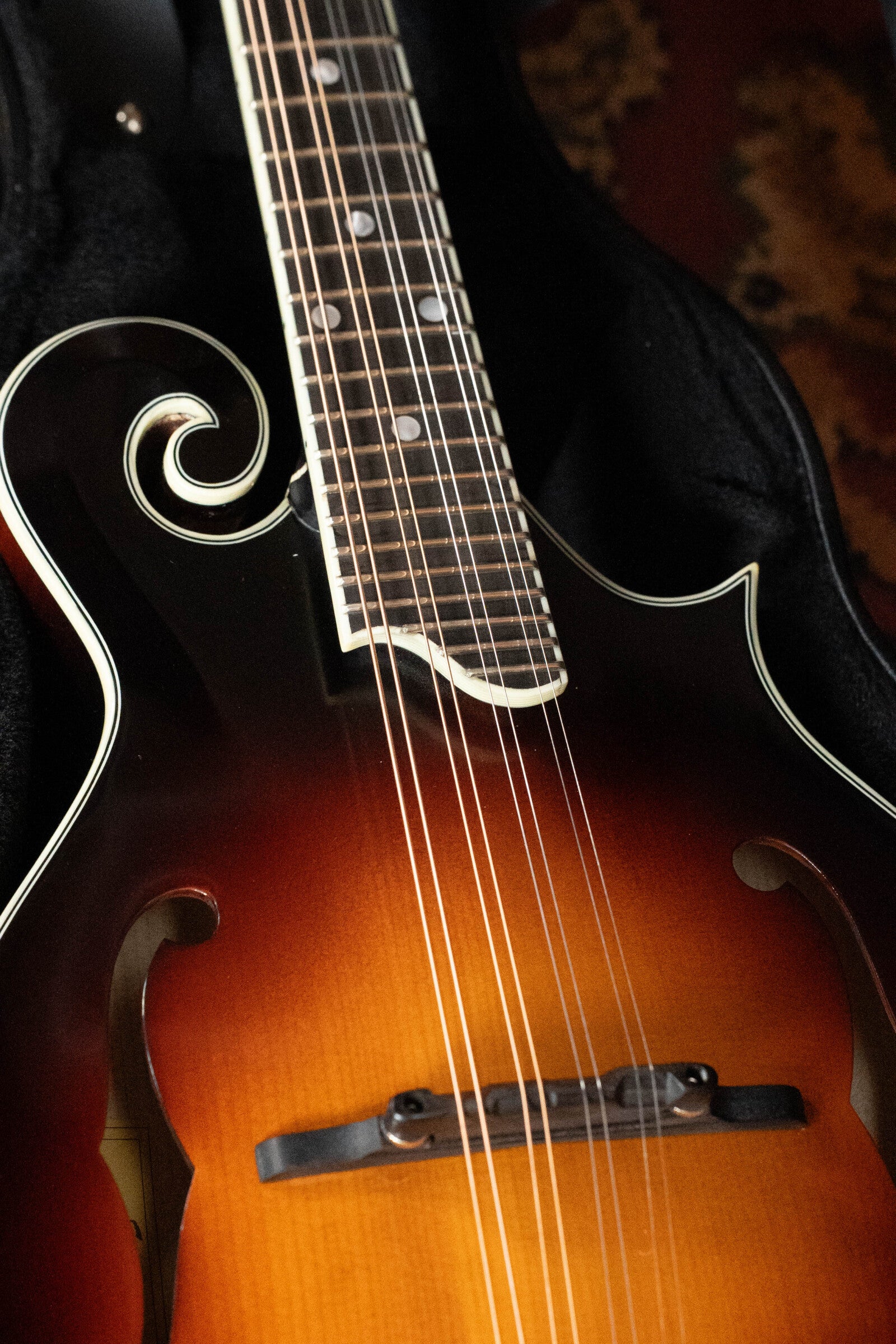 Eastman MD515/TV-WN-SB Spruce/Maple Wide Nut Sunburst F-Style Mandolin #4339