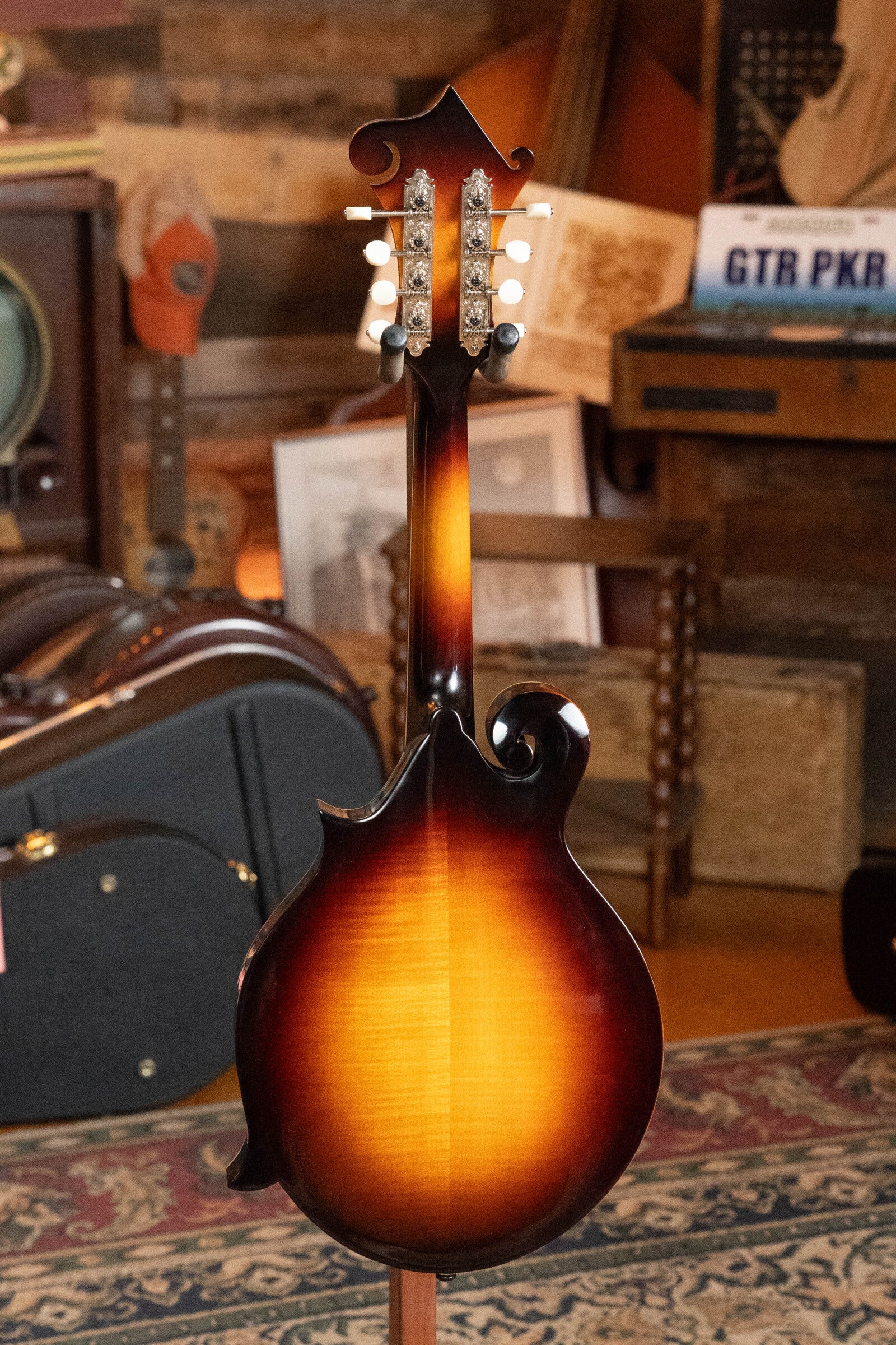 Eastman MD515/TV-WN-SB Spruce/Maple Wide Nut Sunburst F-Style Mandolin