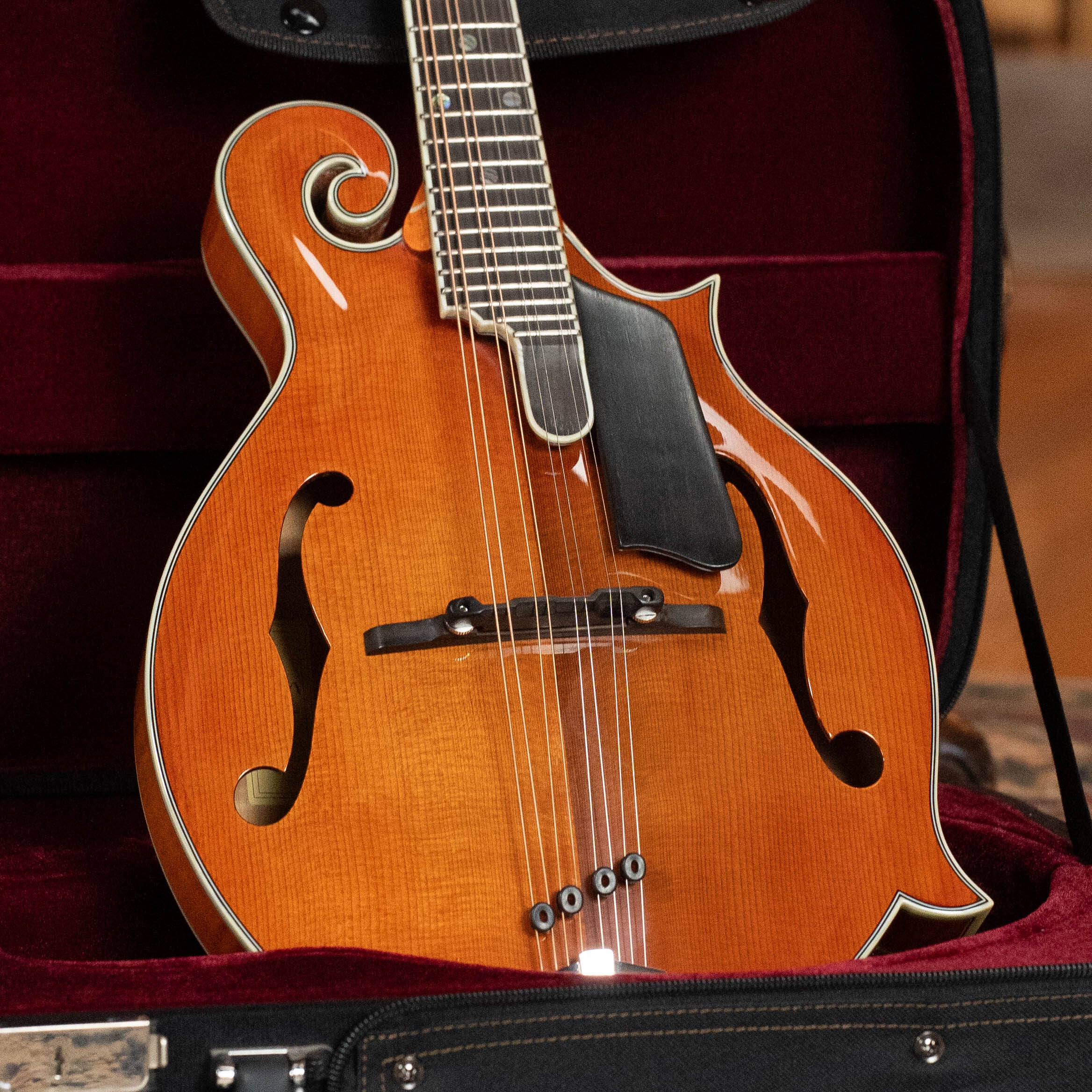 Eastman MD815PGE-HB F-Style Honeyburst Mandolin w/ K&K Pickup #3134