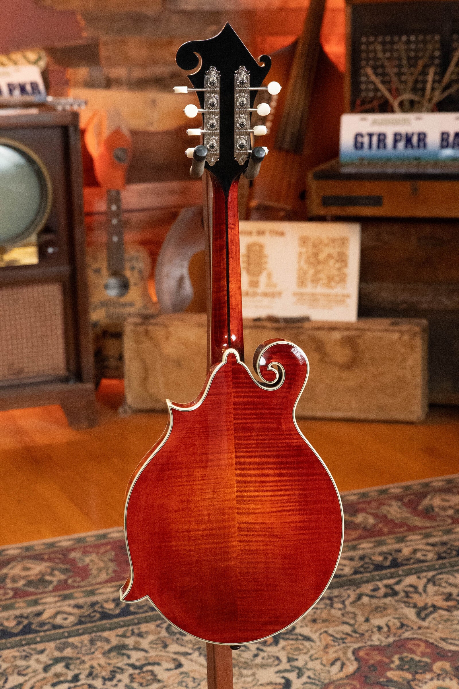 Eastman MD815 Adirondack Spruce/Flamed Maple F-Style Mandolin #1802