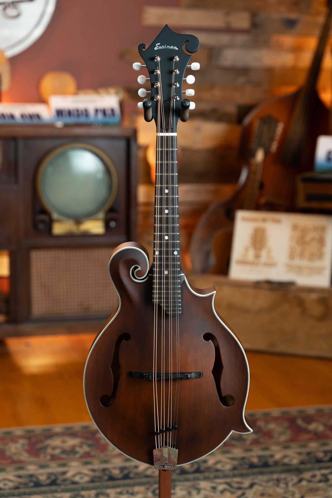 Eastman MDA315 Spruce/Highly Flamed Maple Classic Finish Mandola #5437
