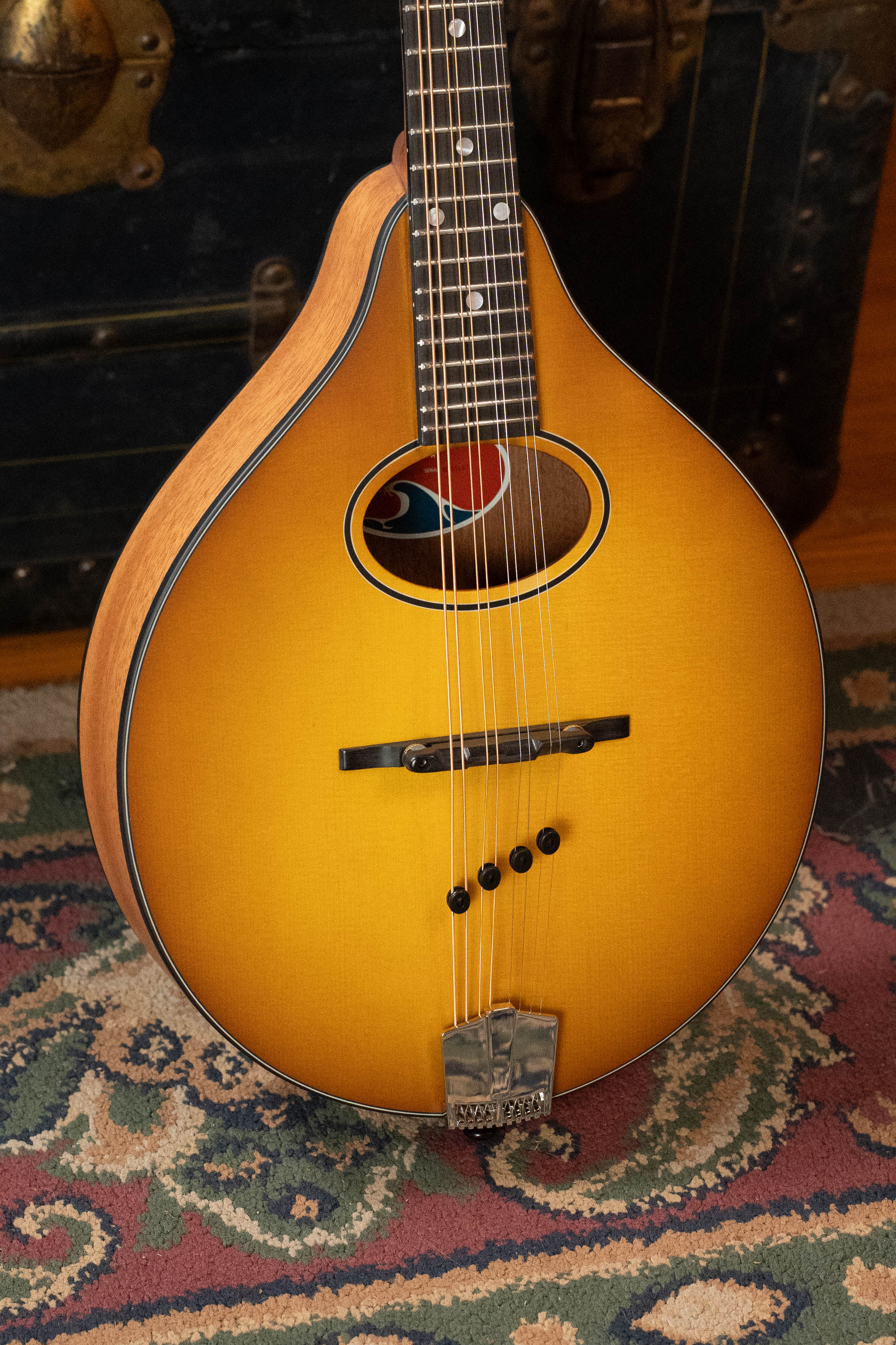 Eastman PCH-M104-GB Solid Spruce/Laminated Mahogany Goldburst Flattop A-Style Mandolin #1875