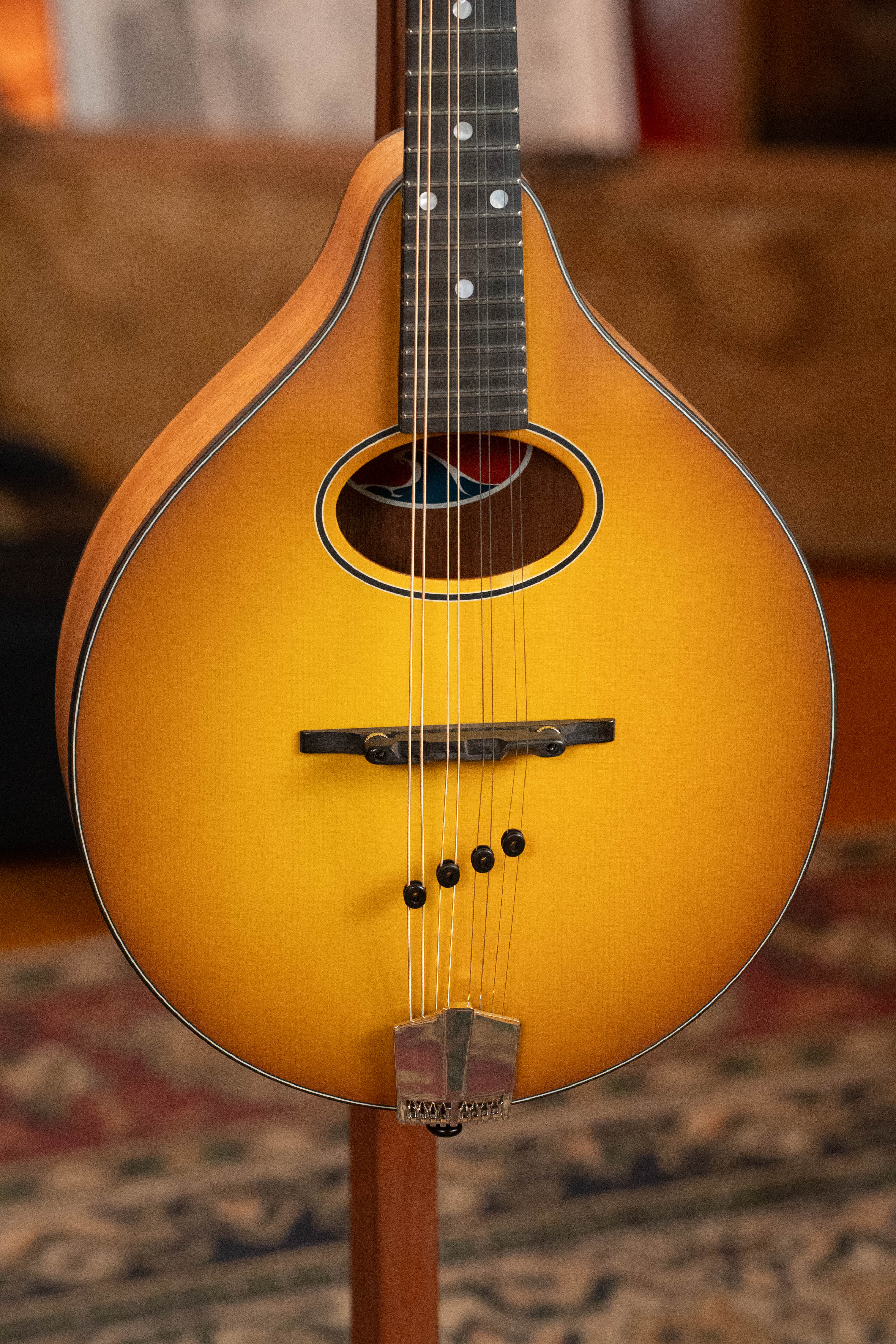 Eastman PCH-M104-GB Solid Spruce/Laminated Mahogany Goldburst Flattop A-Style Mandolin #1875