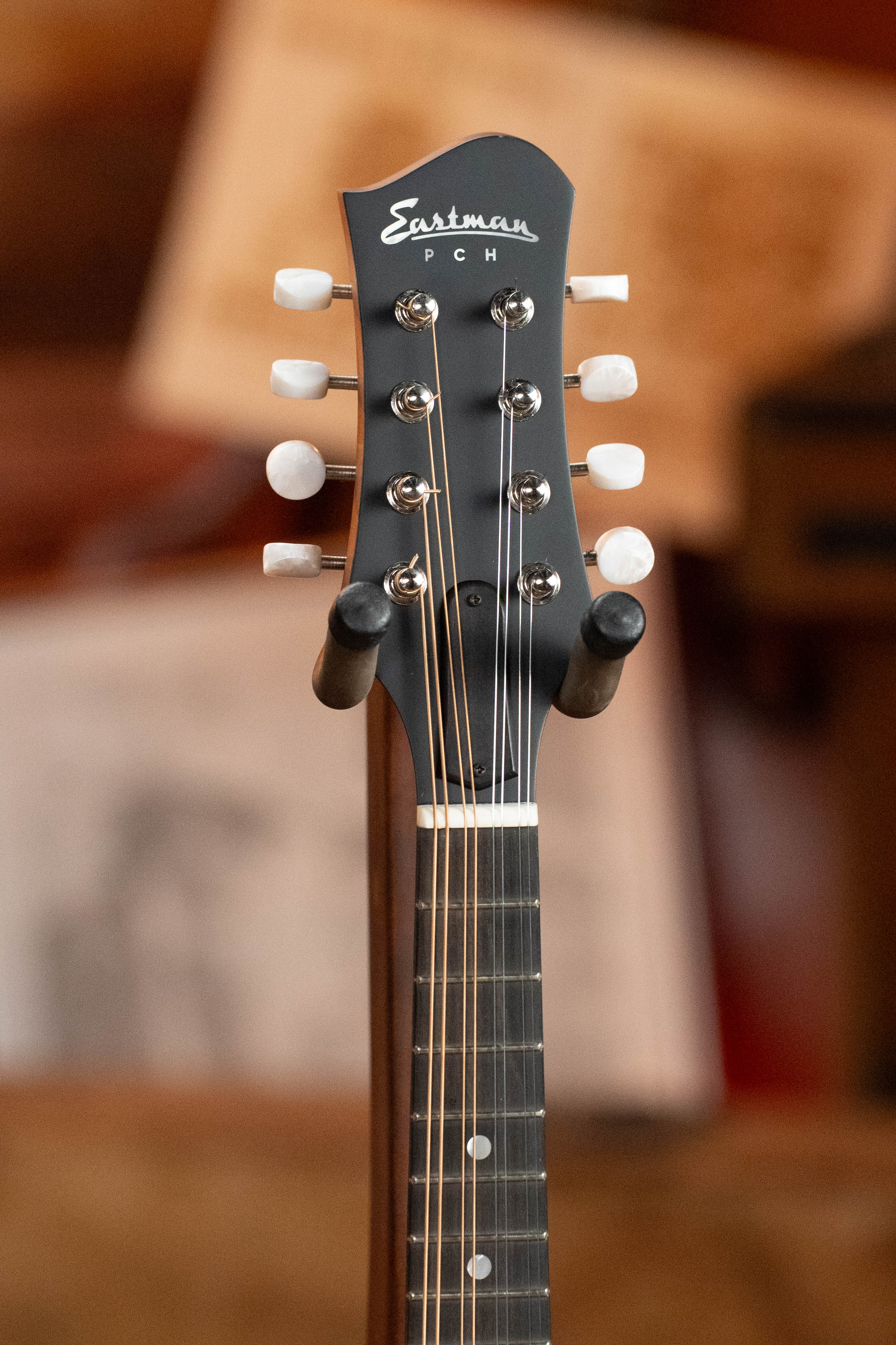 Eastman PCH-M104-GB Solid Spruce/Laminated Mahogany Goldburst Flattop A-Style Mandolin #1875
