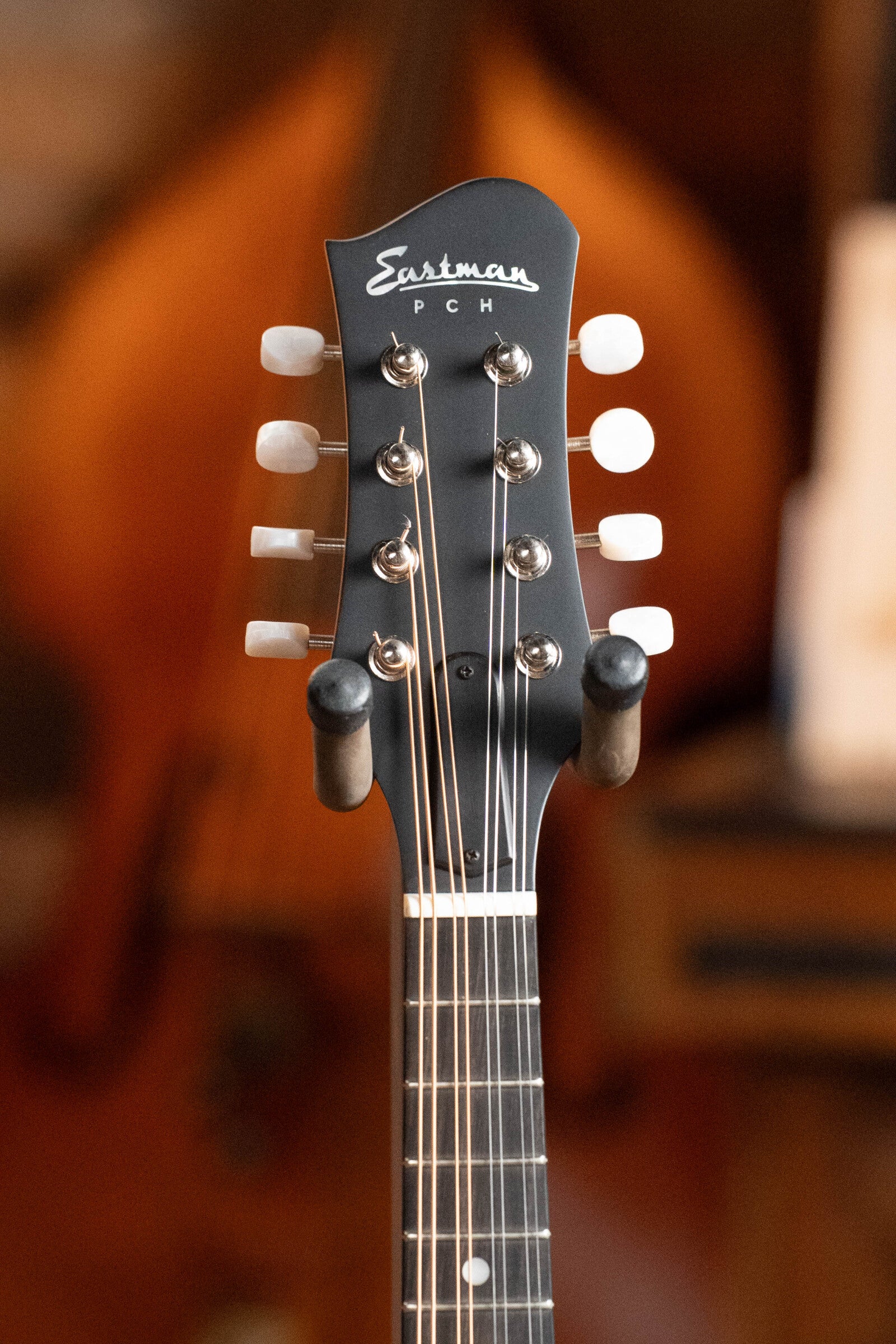 Eastman PCH-M104-GB Solid Spruce/Laminated Mahogany Goldburst Flattop A-Style Mandolin #1401
