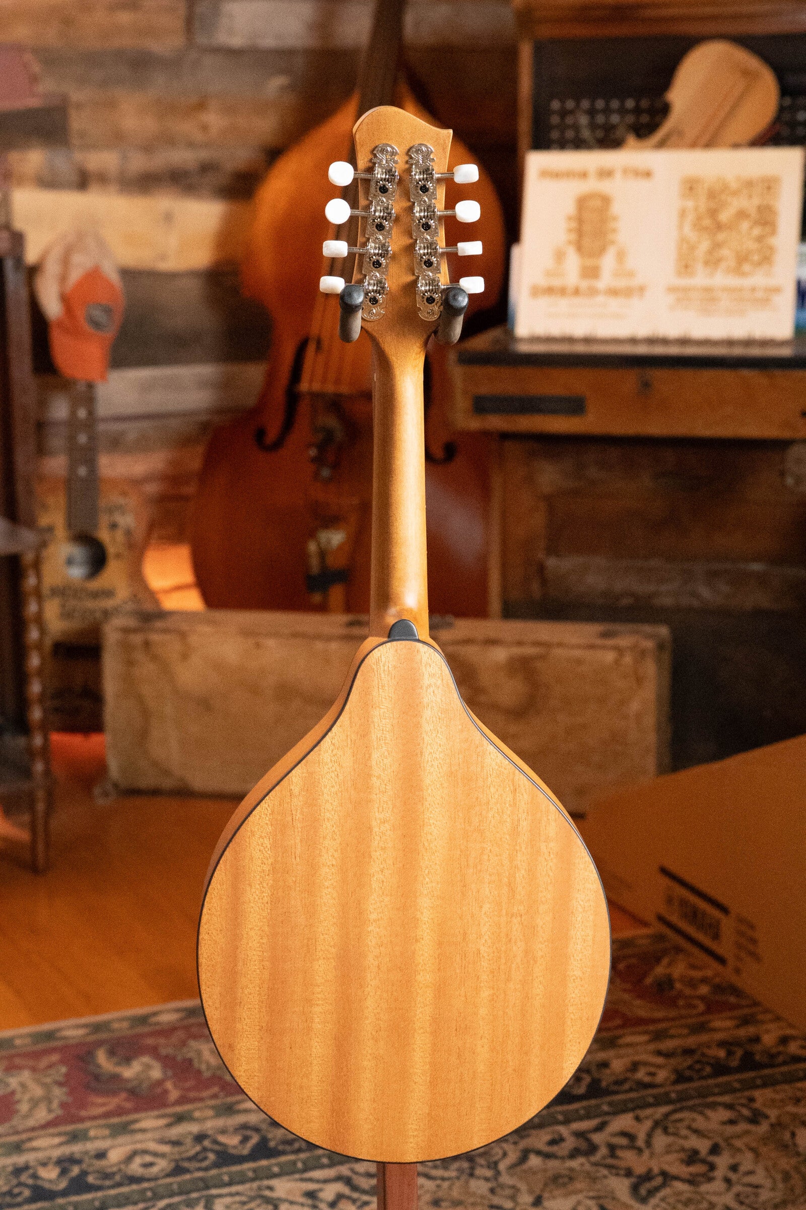 Eastman PCH-M104-GB Solid Spruce/Laminated Mahogany Goldburst Flattop A-Style Mandolin #1401
