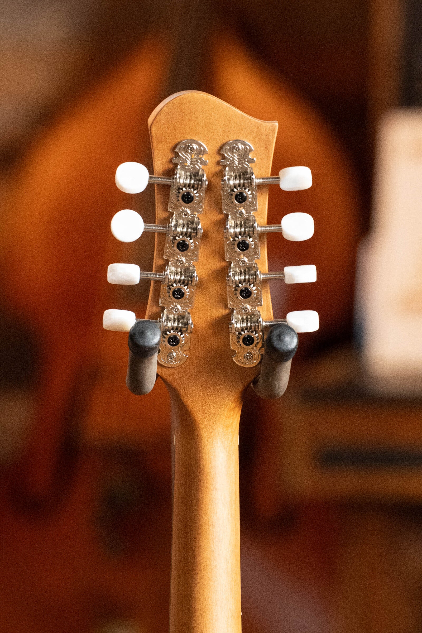 Eastman PCH-M104-GB Solid Spruce/Laminated Mahogany Goldburst Flattop A-Style Mandolin #1401