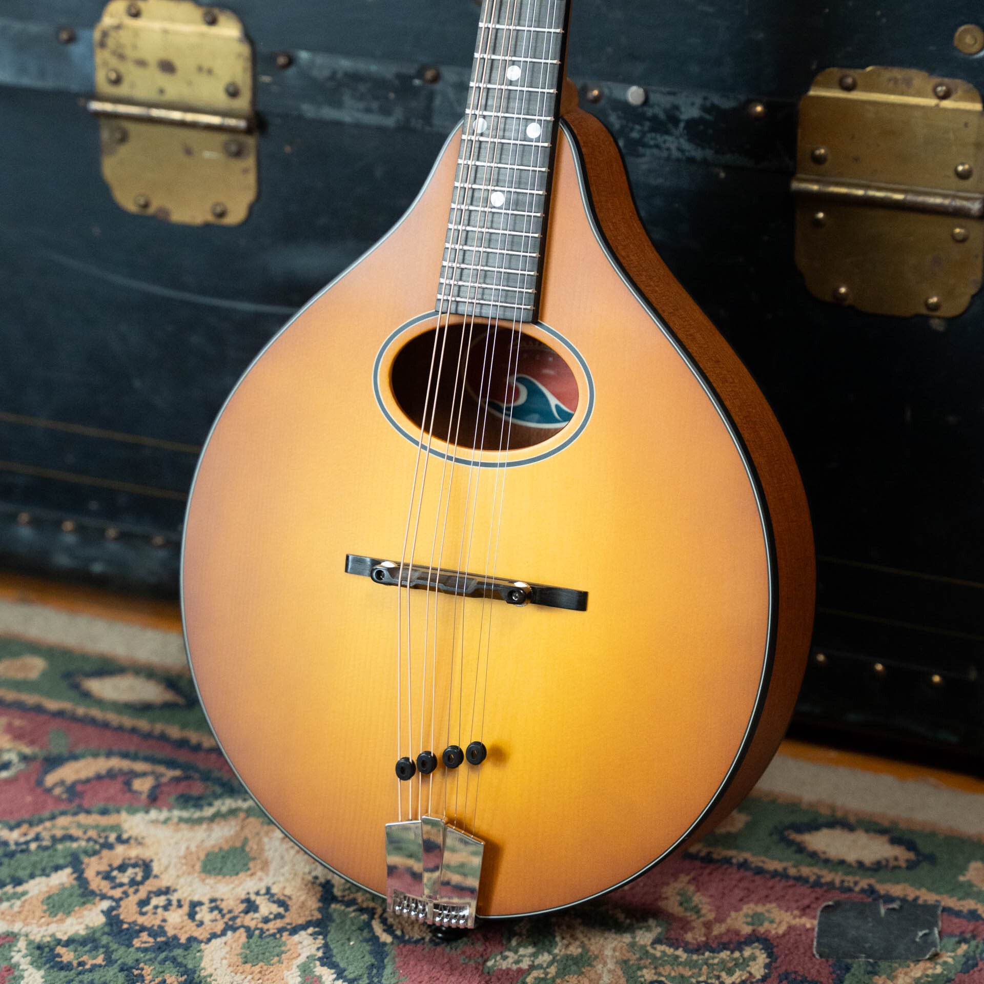 Eastman PCH-M104-GB Spruce/Laminated Mahogany Goldburst Flattop A-Style Mandolin #0957