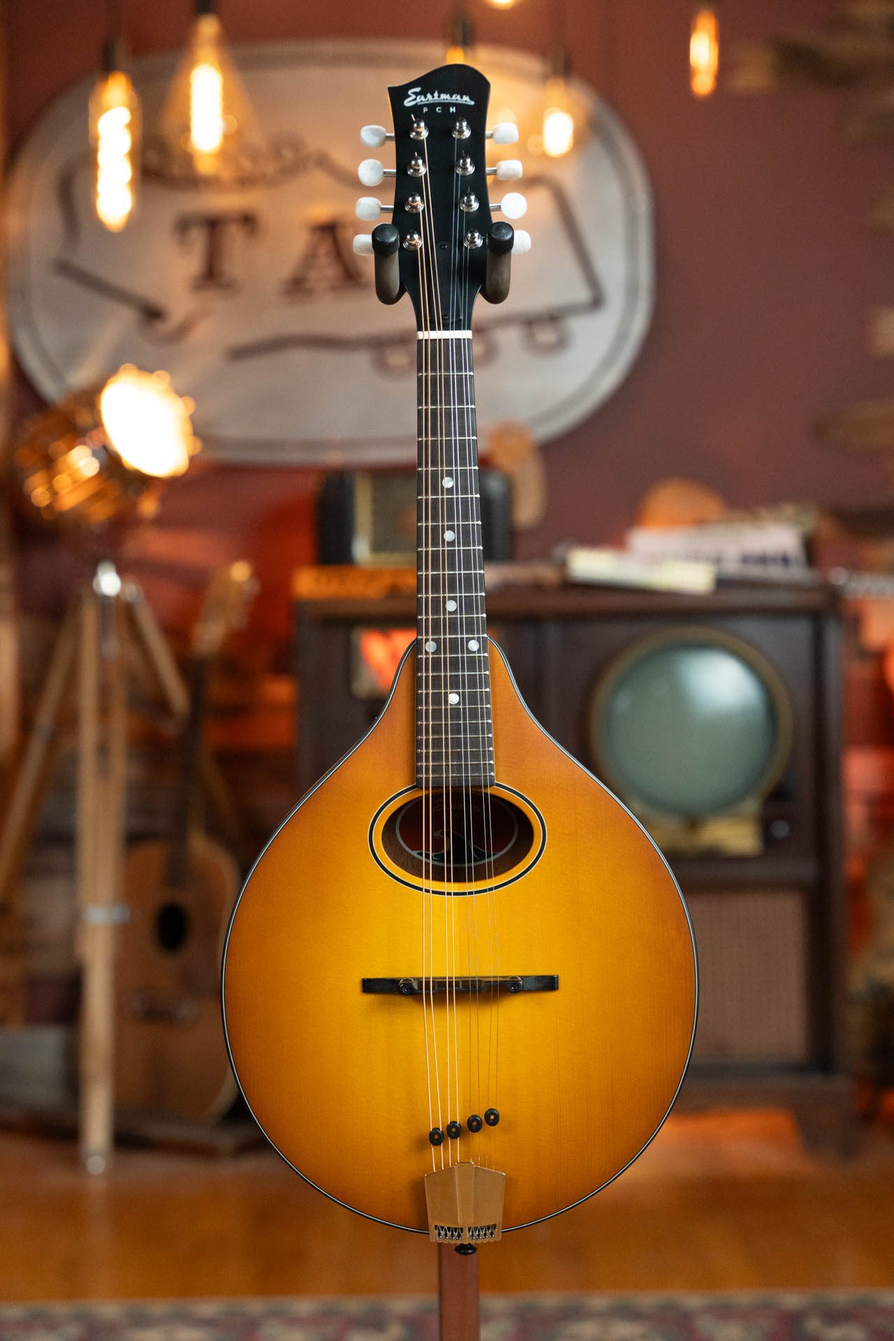 Eastman PCH-M104-GB Spruce/Laminated Mahogany Goldburst Flattop A-Style Mandolin #0958