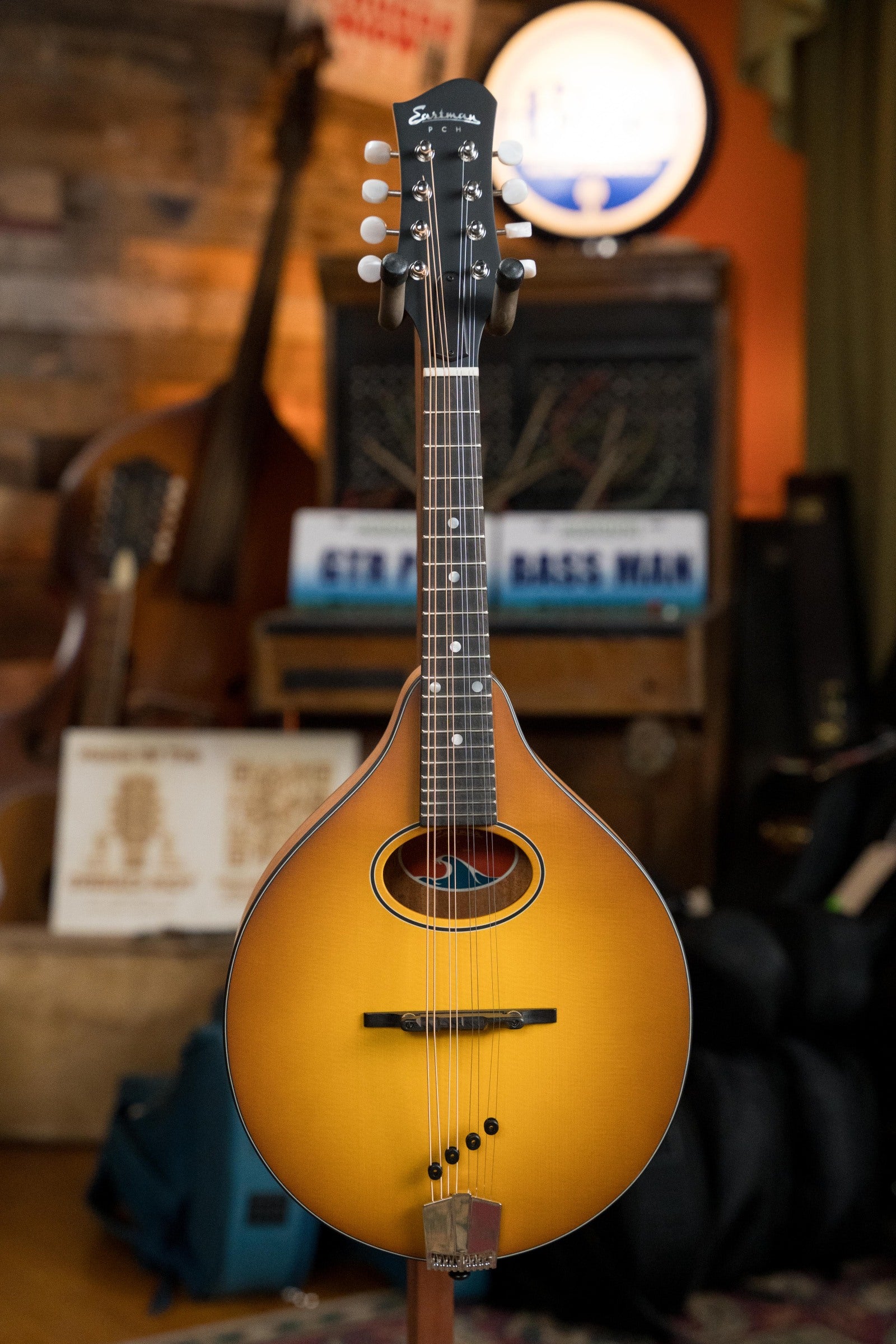 Eastman PCH-M104-GB Spruce/Laminated Mahogany Goldburst Flattop A-Style Mandolin #1062
