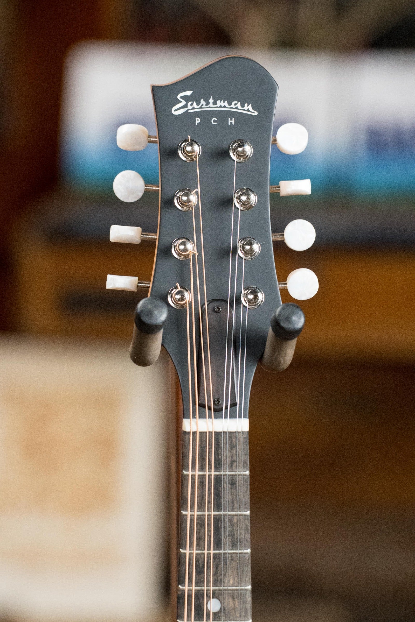 Eastman PCH-M104-GB Spruce/Laminated Mahogany Goldburst Flattop A-Style Mandolin #1065