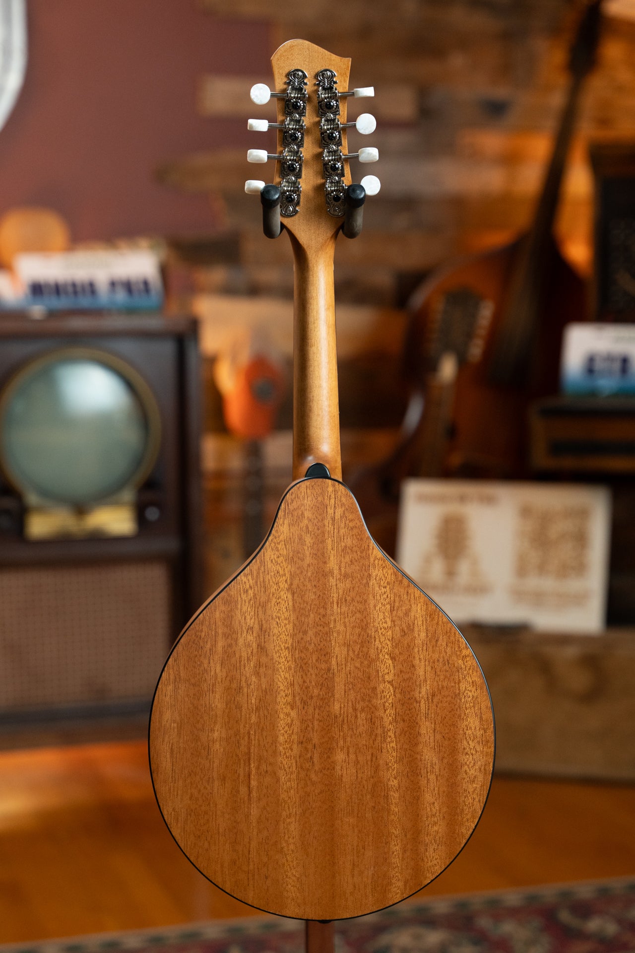 Eastman PCH-M104-GB Spruce/Laminated Mahogany Goldburst Flattop A-Style Mandolin #1840