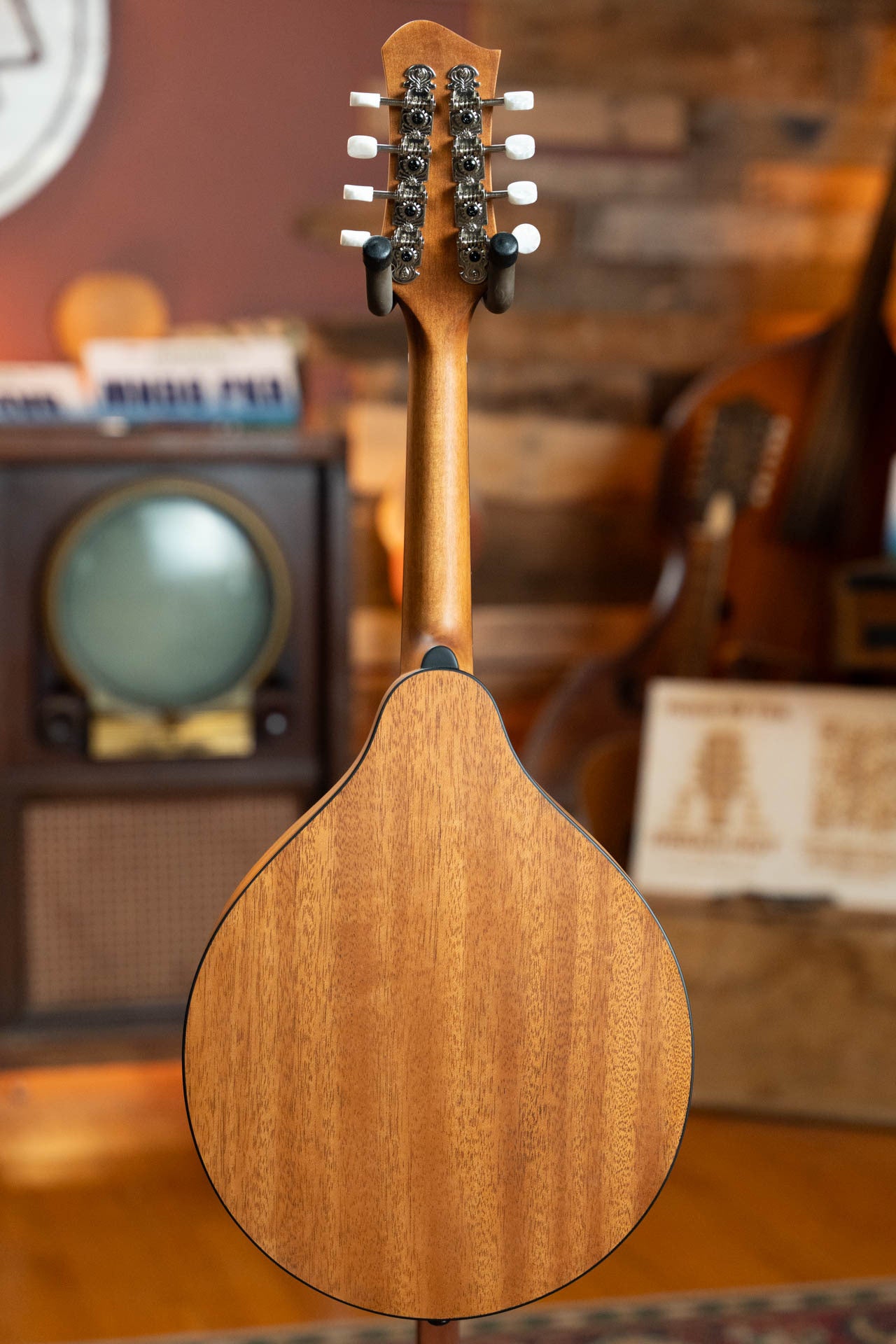 Eastman PCH-M104-GB Spruce/Laminated Mahogany Goldburst Flattop A-Style Mandolin #1842