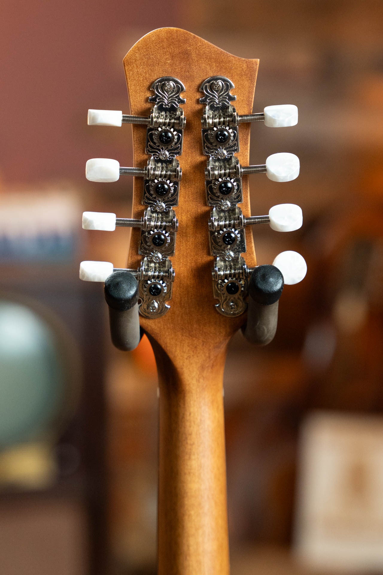 Eastman PCH-M104-GB Spruce/Laminated Mahogany Goldburst Flattop A-Style Mandolin #1842