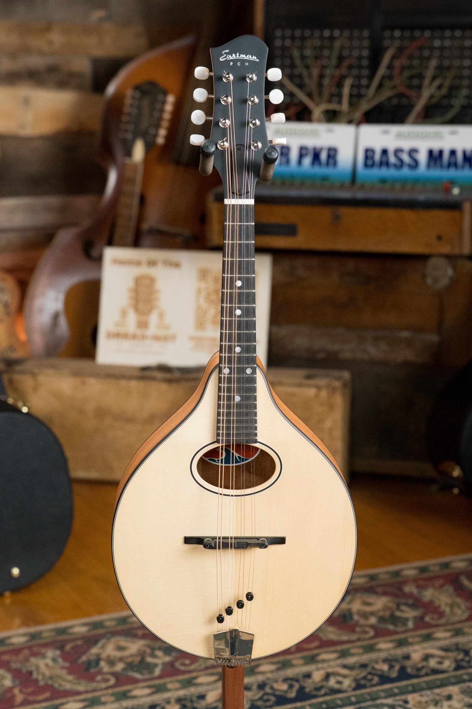 Eastman PCH-M104-NAT Spruce/Laminated Mahogany Natural Flattop A-Style Mandolin #1180