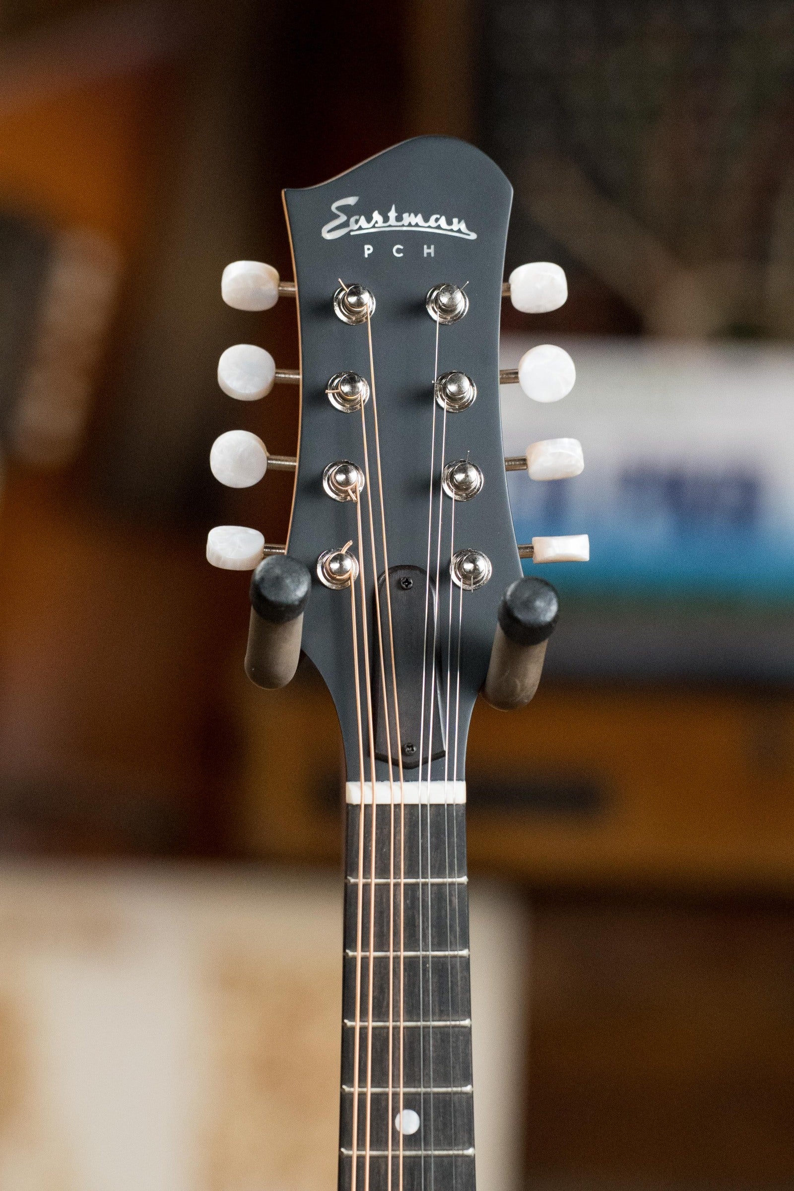 Eastman PCH-M104-NAT Spruce/Laminated Mahogany Natural Flattop A-Style Mandolin #1180
