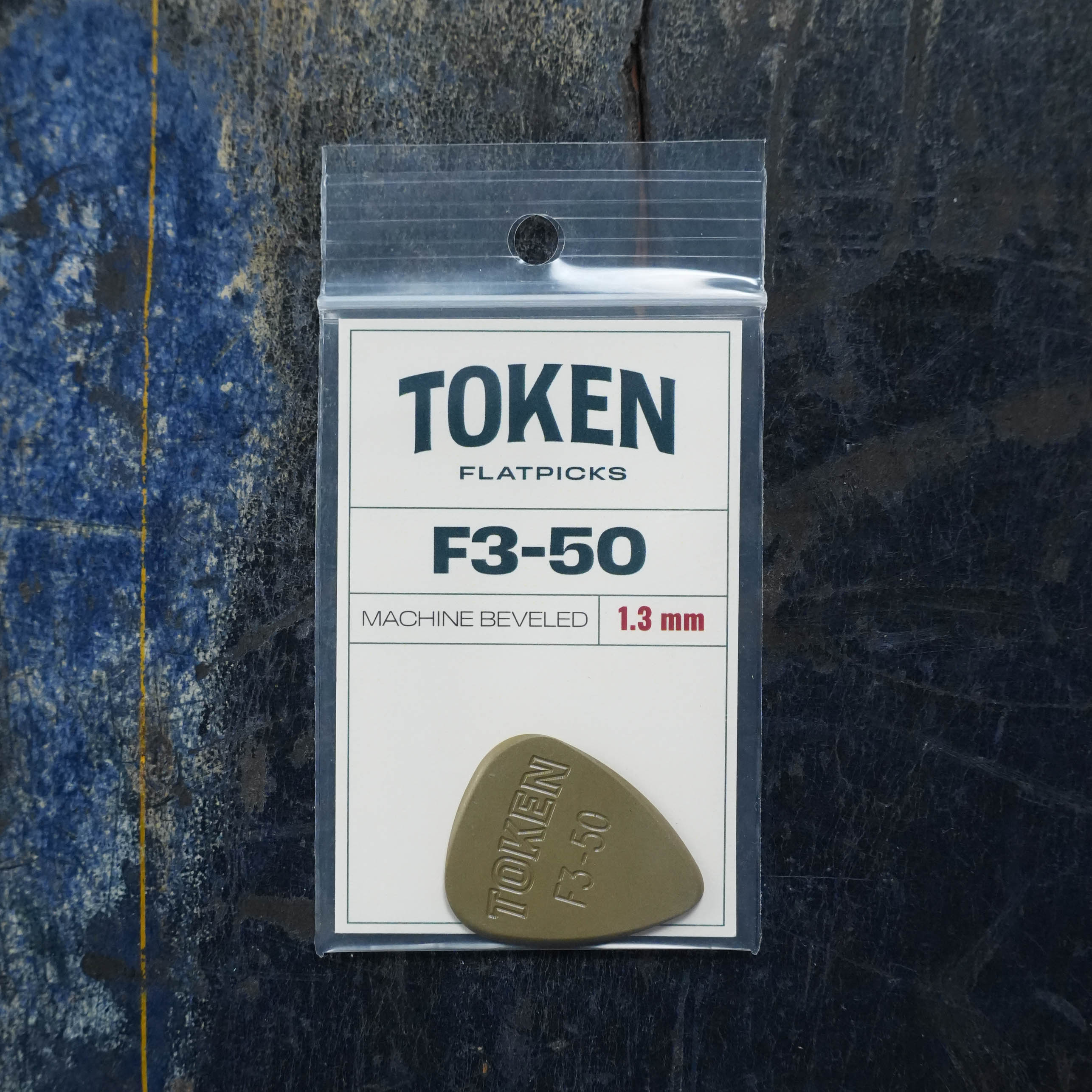 Token F3-50 GREEN Flatpick - Teardrop 1.3mm