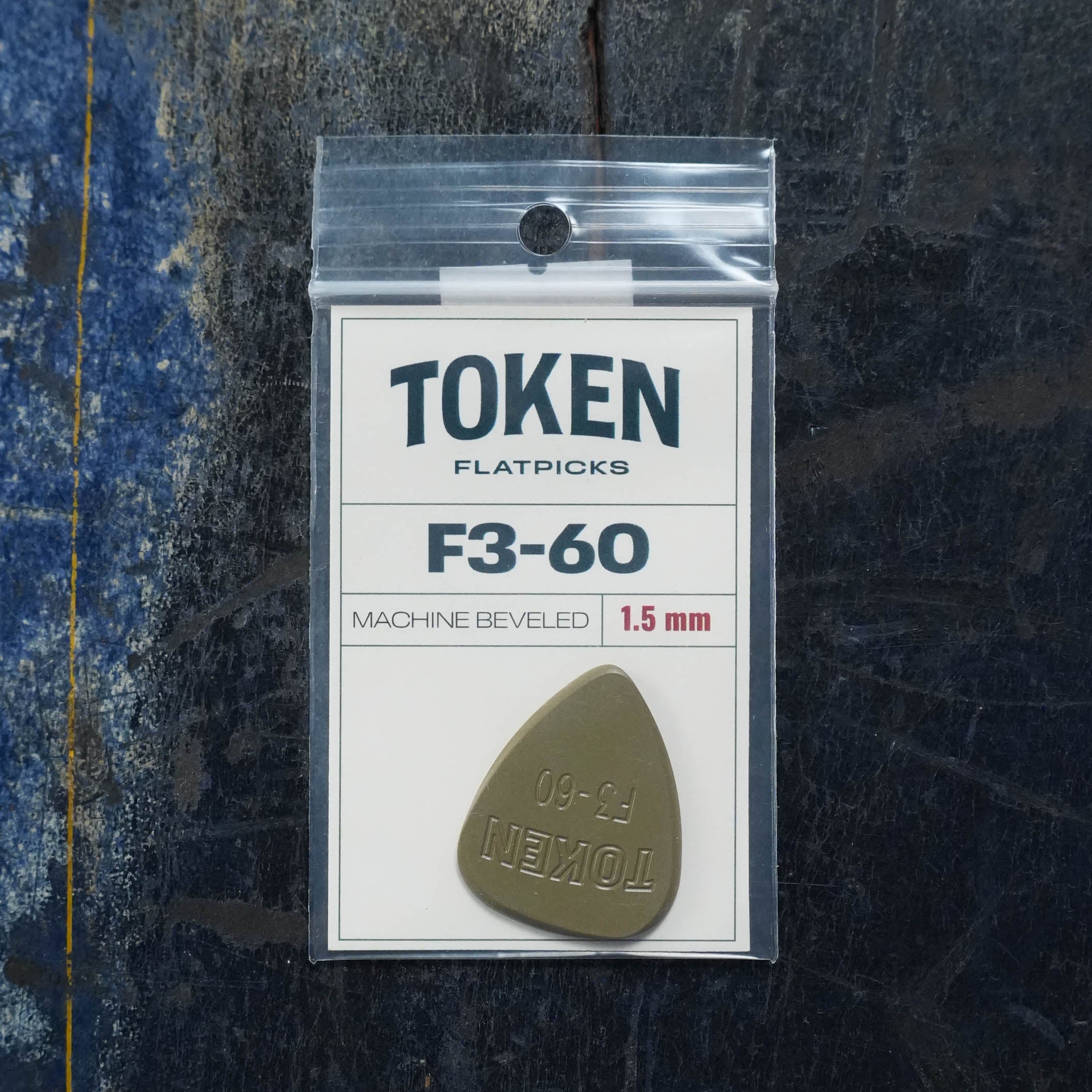 Token F3-60 GREEN Flatpick - Teardrop 1.5mm