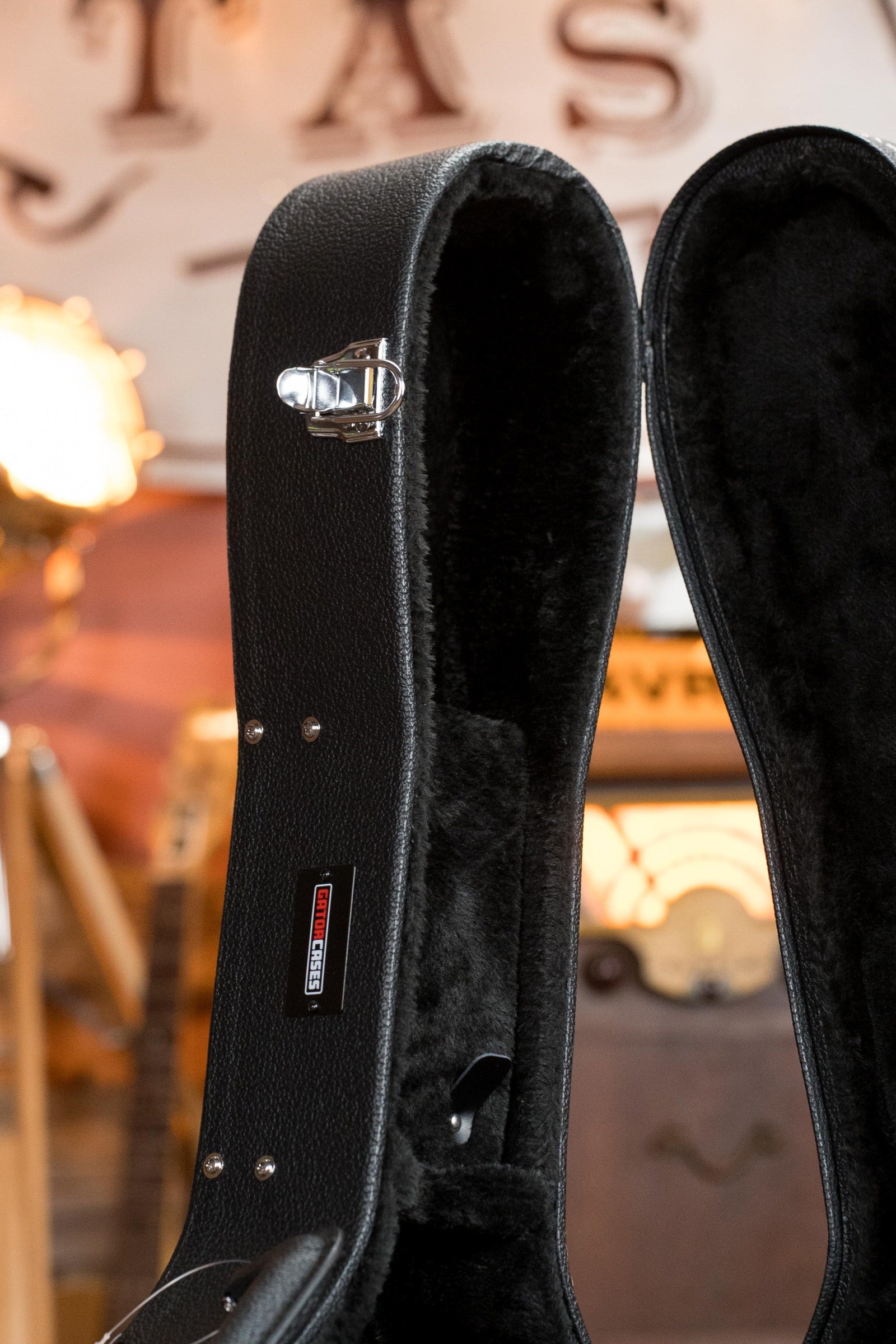 Gator Classical Guitar Deluxe Wood Case