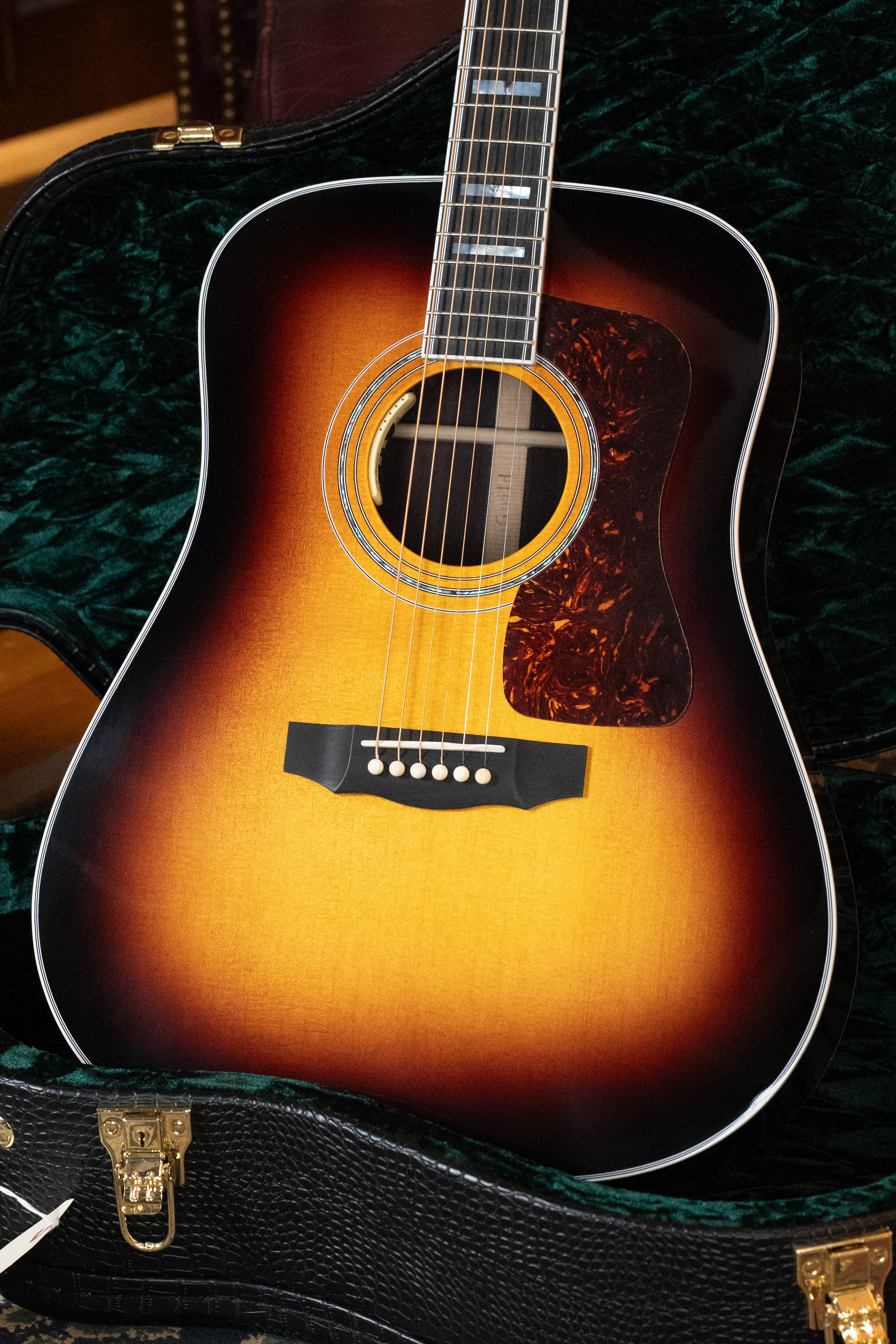 Guild D-55E Sitka/Rosewood Antique Burst Cutaway Dreadnought Guitar w/LR Baggs Pickup #0987