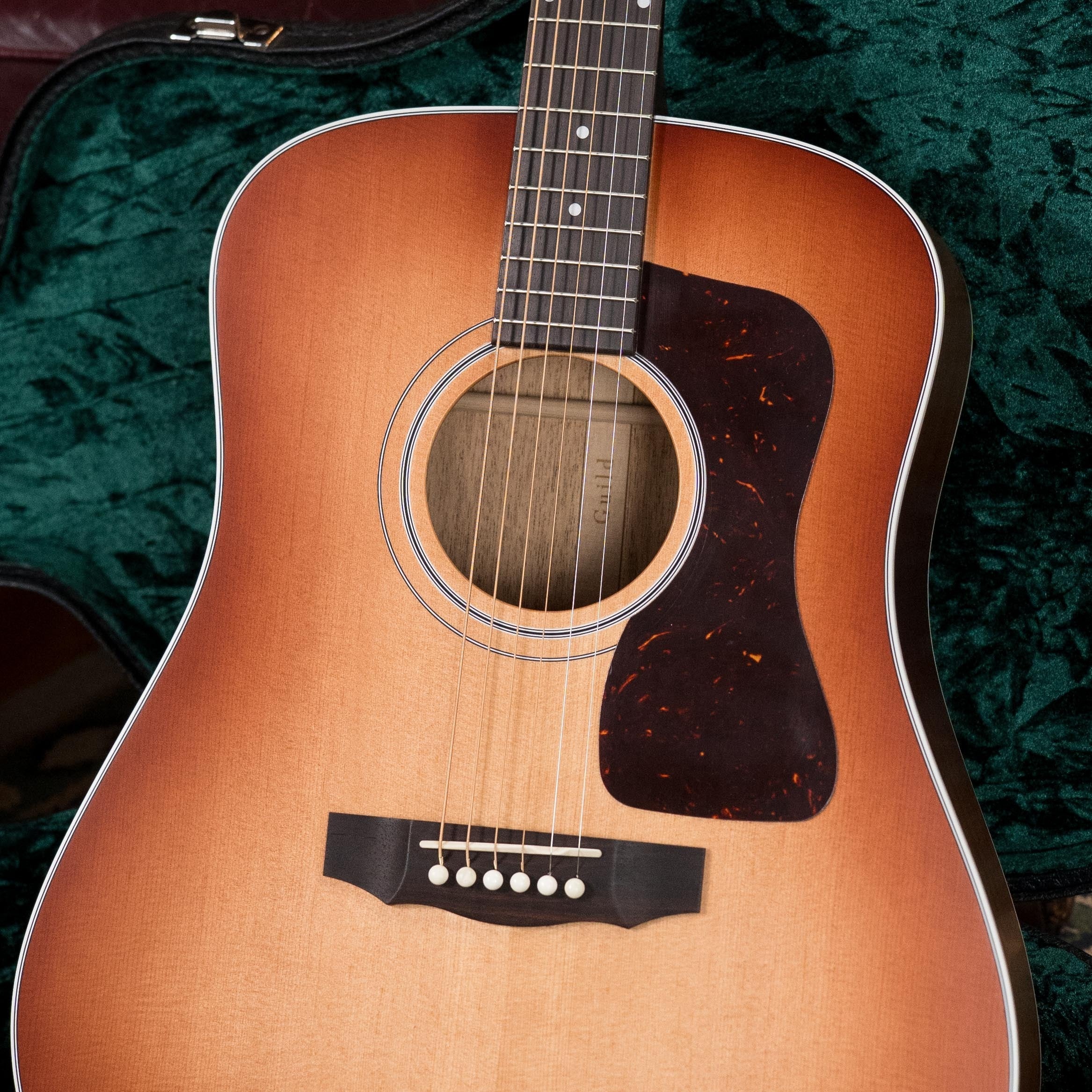 Guild D-40 Standard Sitka/Mahogany Pacific Sunset Burst Dreadnought Acoustic Guitar #0277