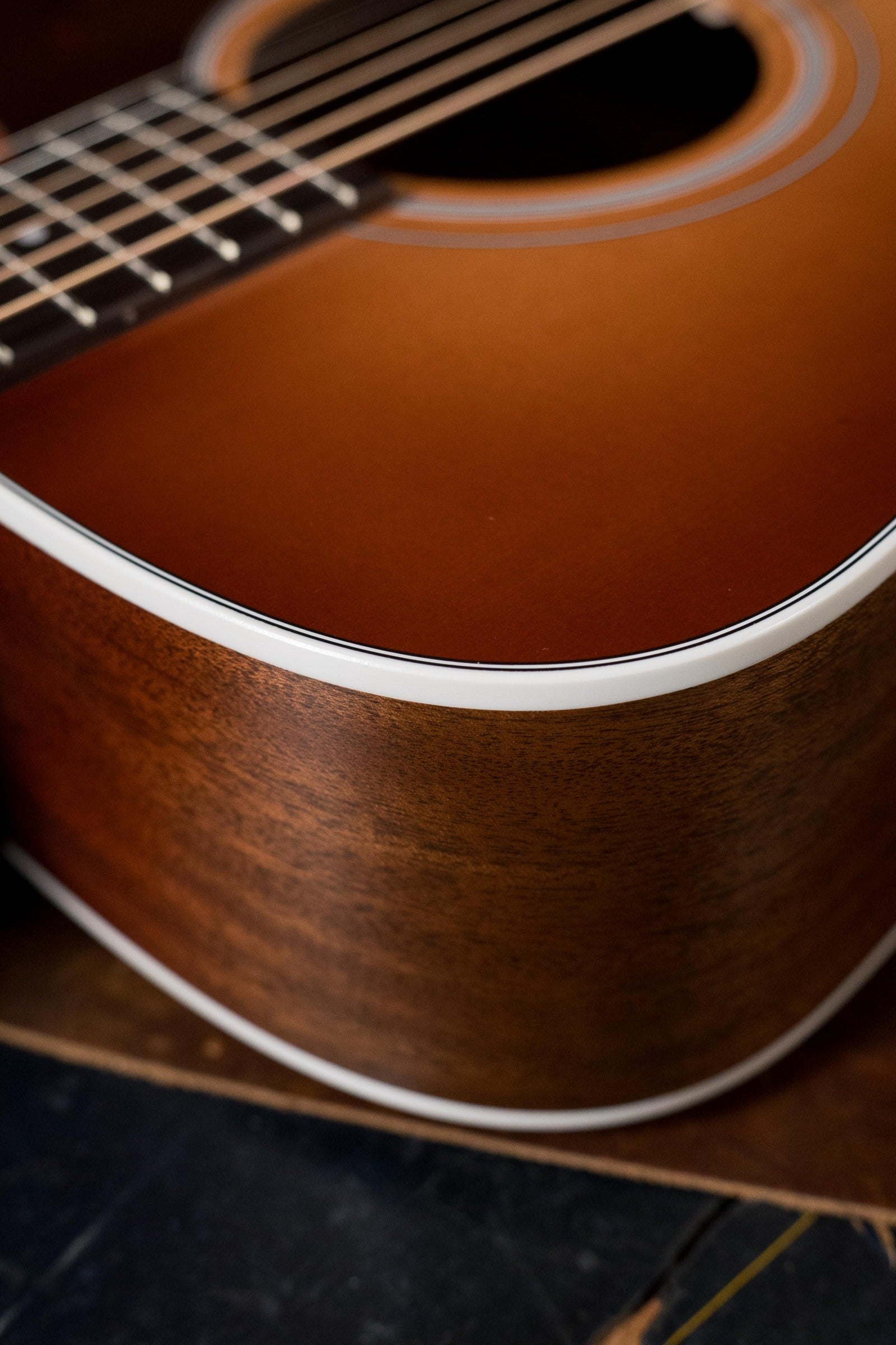 Guild D-40 Standard Sitka/Mahogany Pacific Sunset Burst Dreadnought Acoustic Guitar #0277