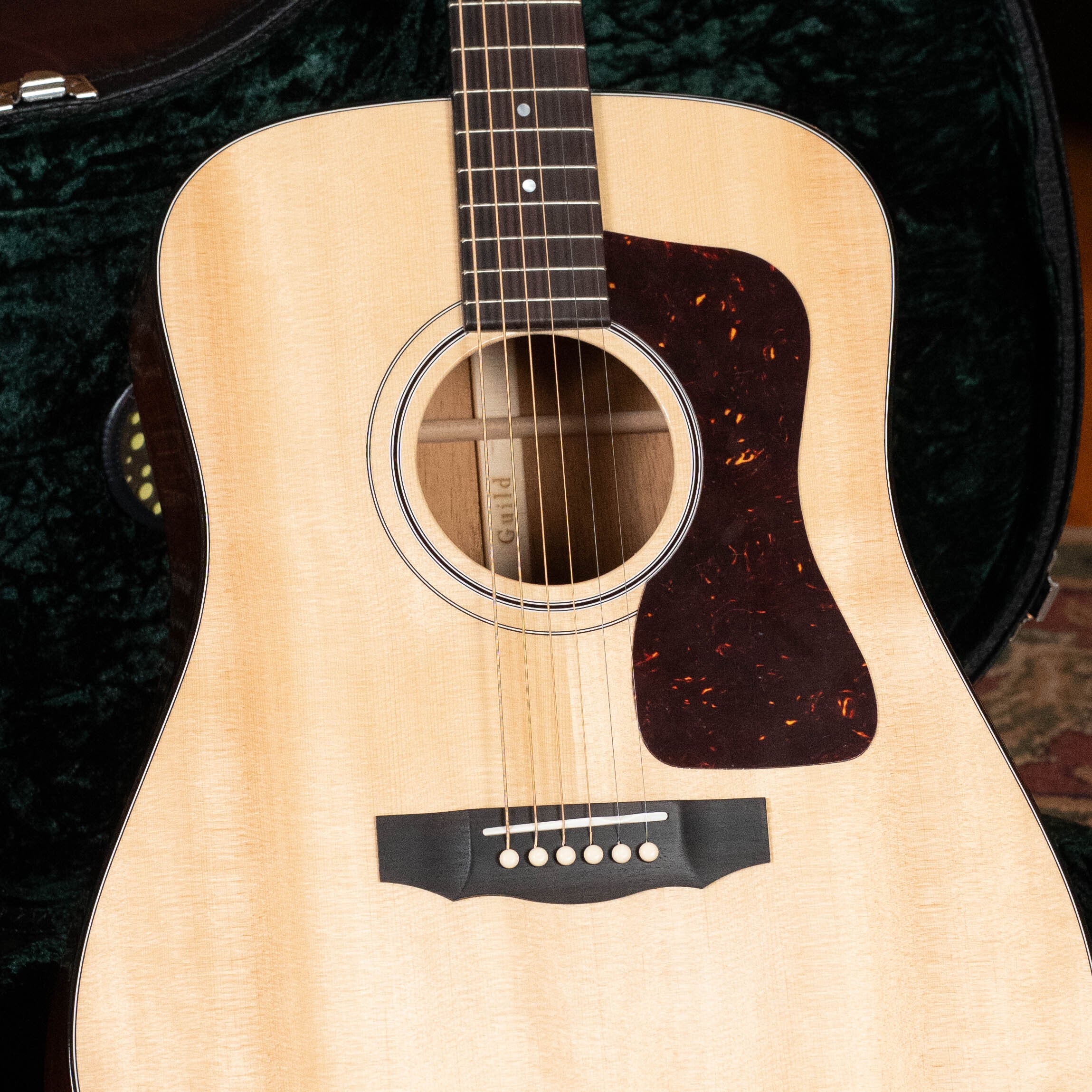 Guild D-40 Traditional Sitka/Mahogany Natural Dreadnought Acoustic Guitar #0467