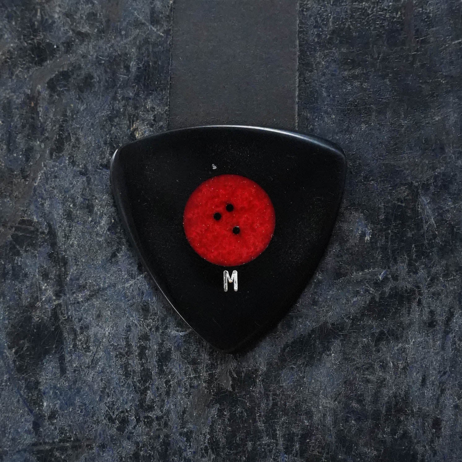 Dr. Herringbone Kingpin Vulcanite Triangle Pick - Medium