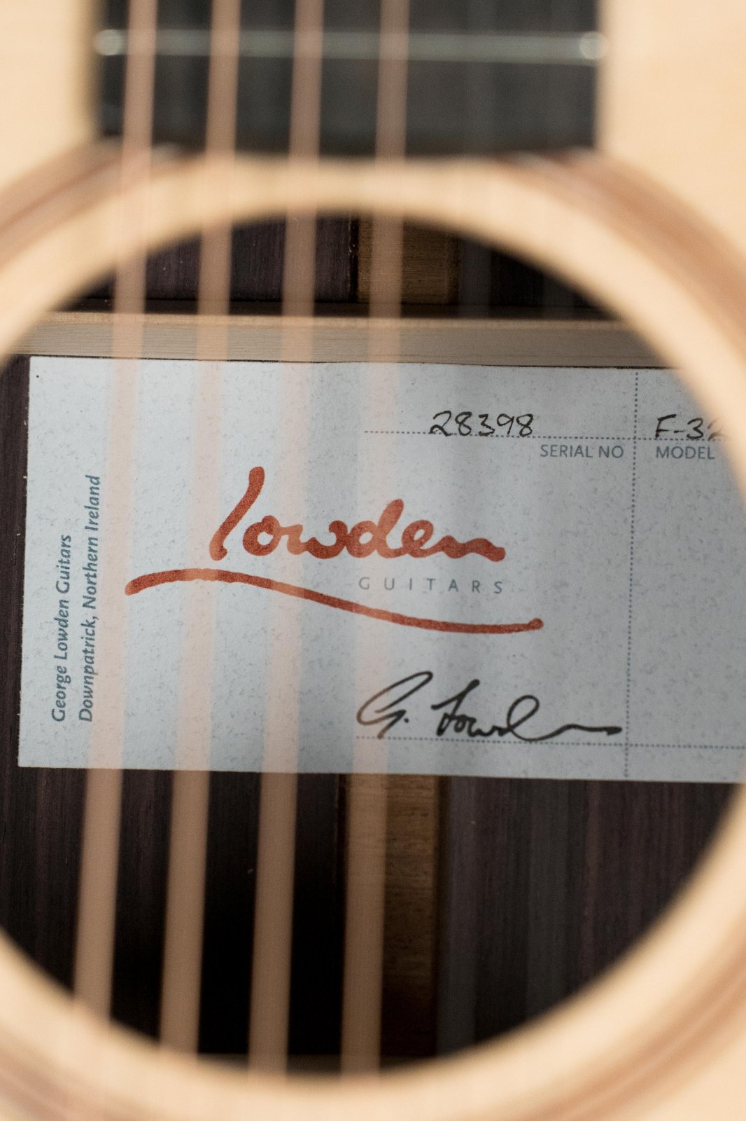 Lowden F-32 Sitka/Rosewood Slope Shoulder Medium Sized Acoustic Guitar #8398
