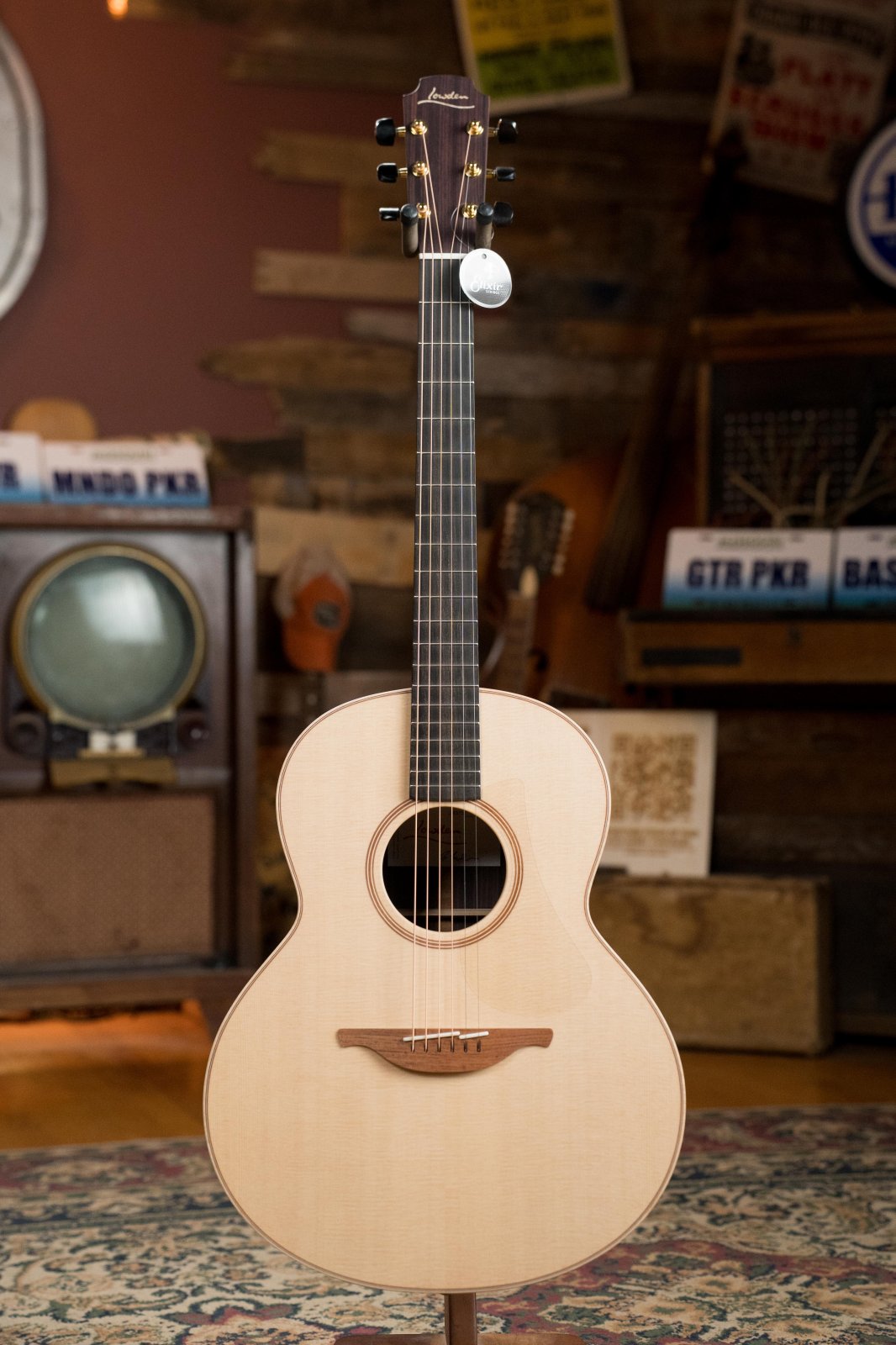 Lowden F-32 Sitka/Rosewood Slope Shoulder Medium Sized Acoustic Guitar #8398