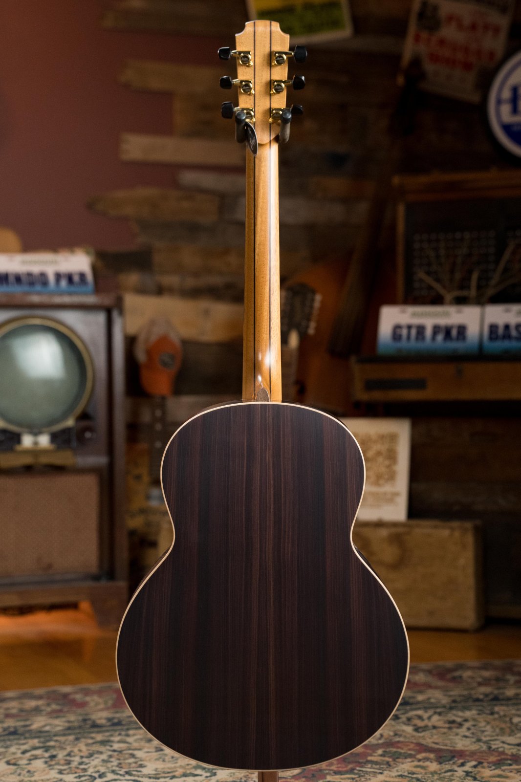 Lowden F-32 Sitka/Rosewood Slope Shoulder Medium Sized Acoustic Guitar #8398