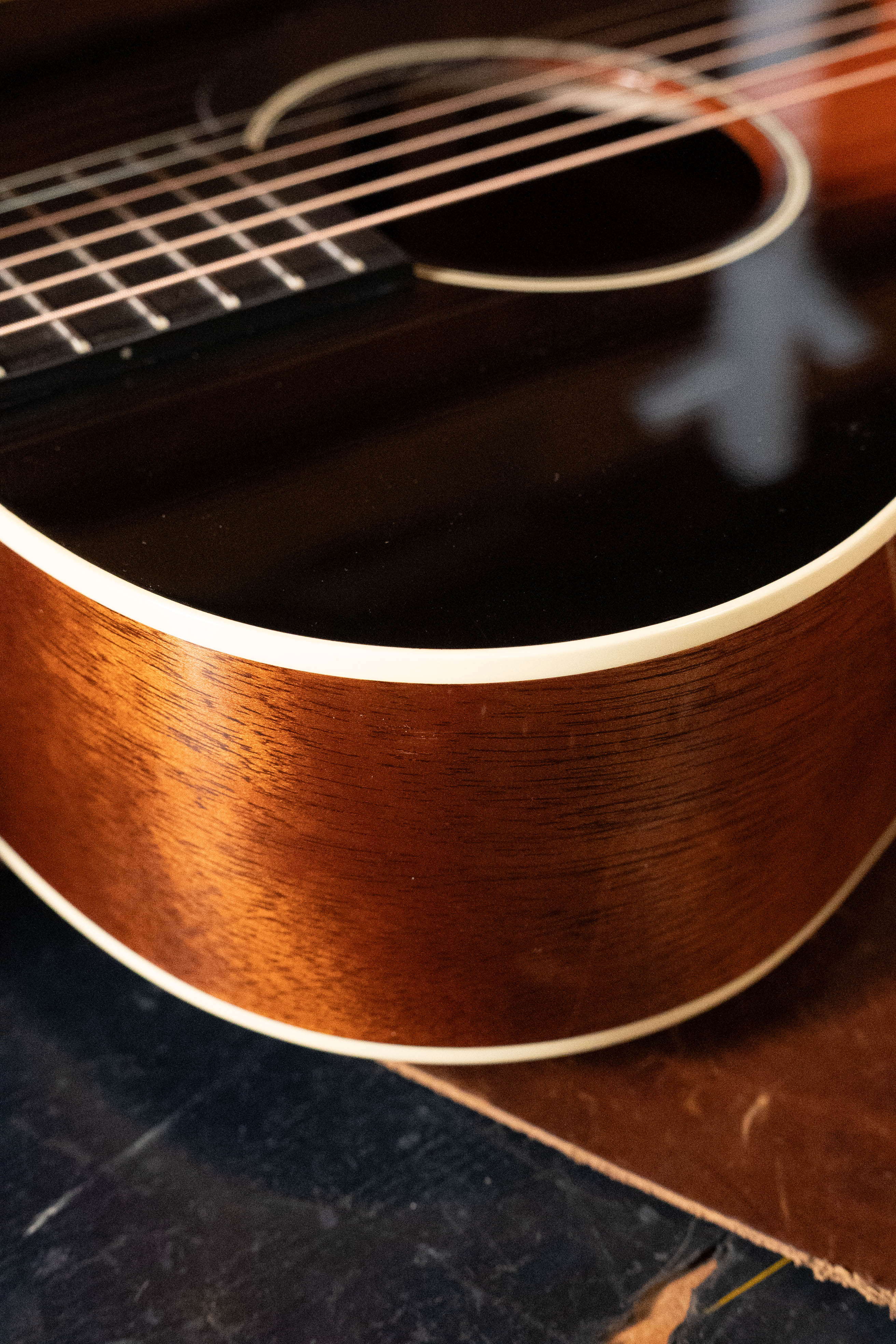 *Dread-Not Certified Used* Martin CEO-7 Adirondack/Mahogany OO Autumn Sunset Burst Acoustic Guitar #0522