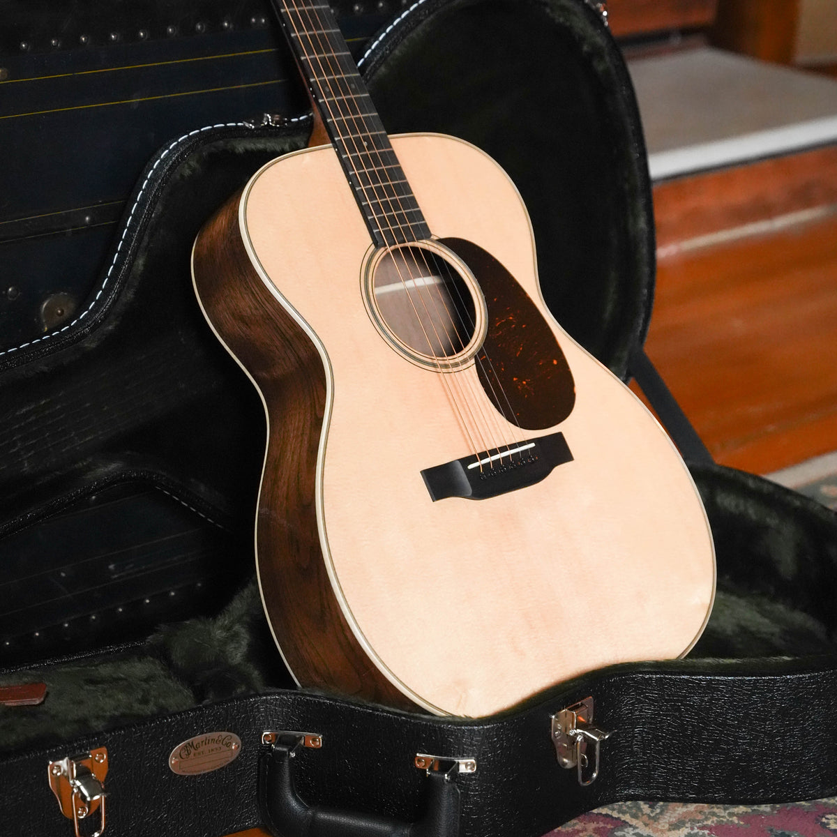 Martin Custom Shop 000-14 Fret Spruce/Black Walnut Acoustic Guitar #9700