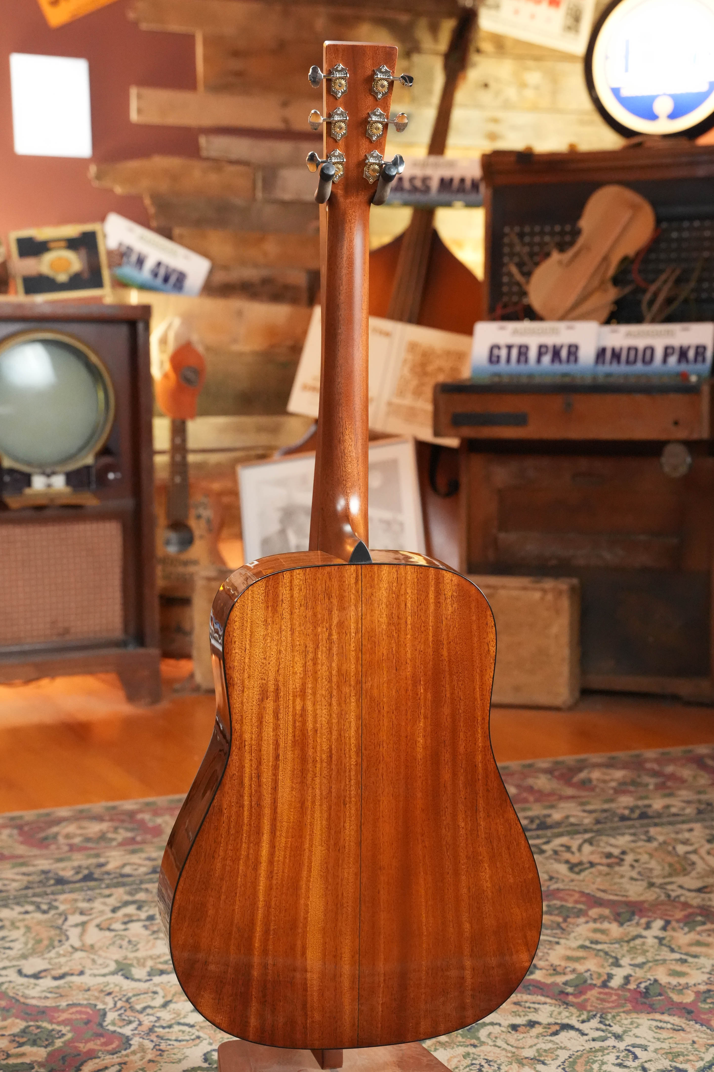 Martin D-18 Spruce/Mahogany Gloss Finish Dreadnought Acoustic Guitar #5420