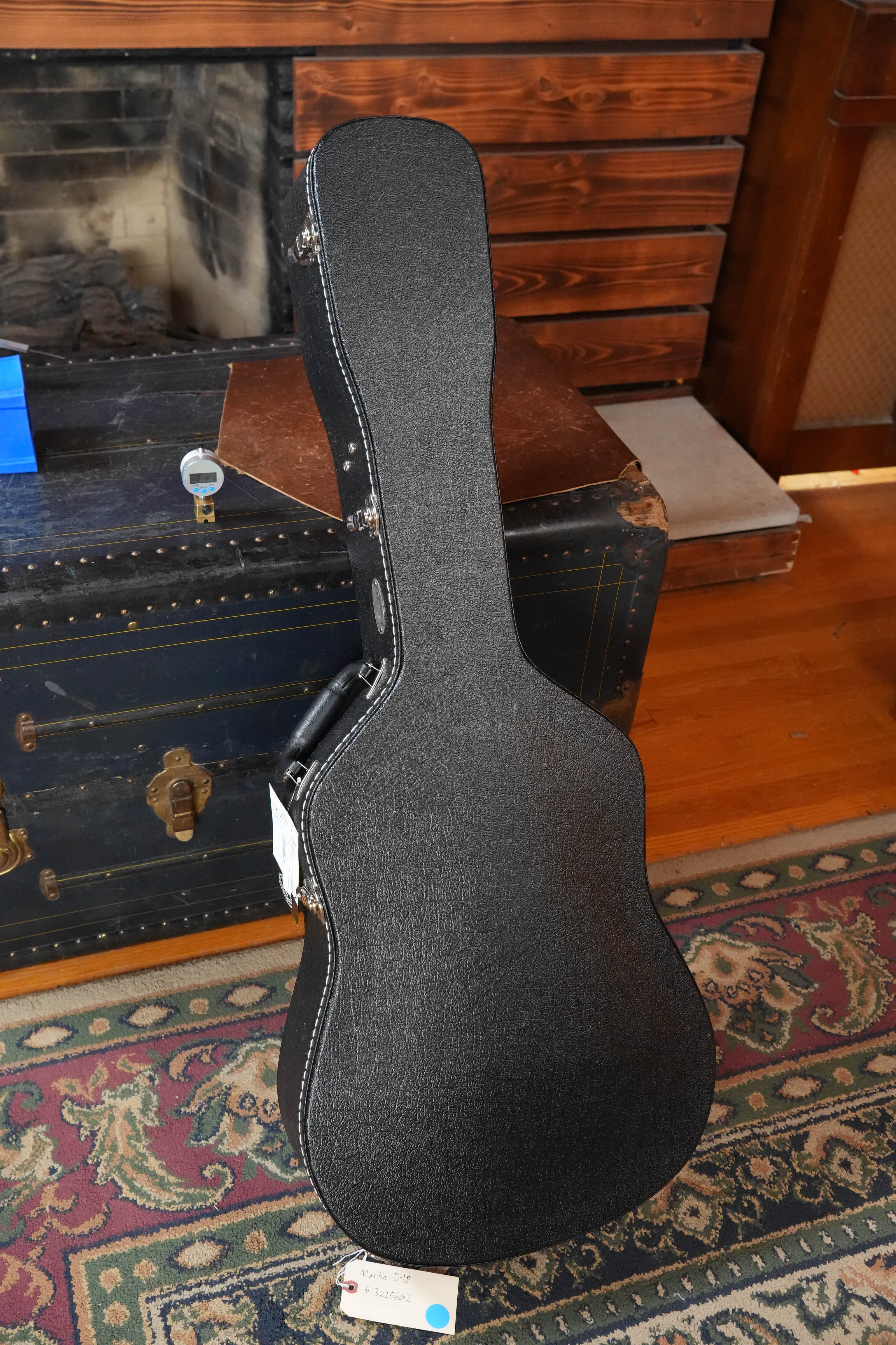 Martin D-18 Spruce/Mahogany Gloss Finish Dreadnought Acoustic Guitar #5602