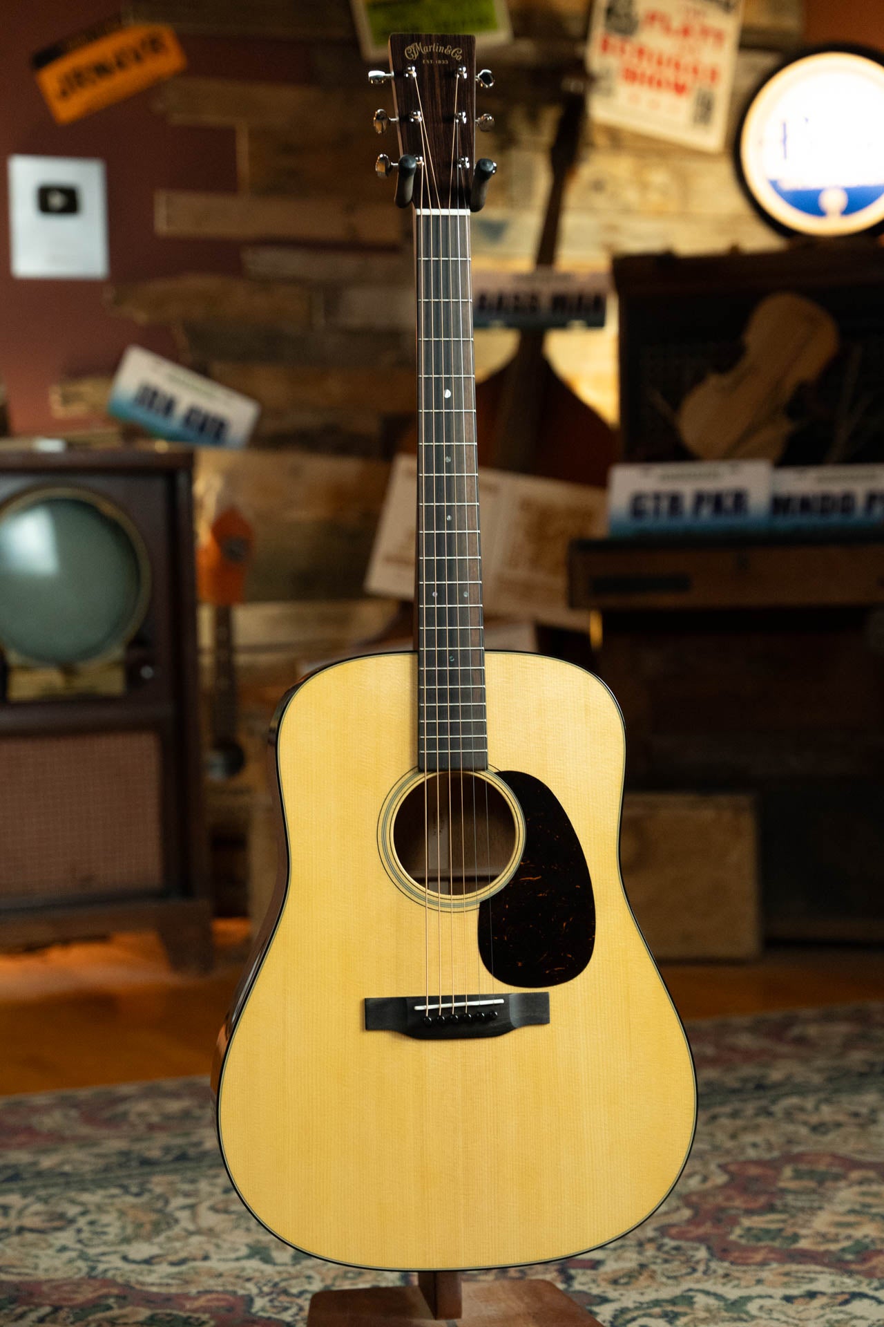 Martin D-18 Spruce/Mahogany Gloss Finish Dreadnought Acoustic Guitar #9103